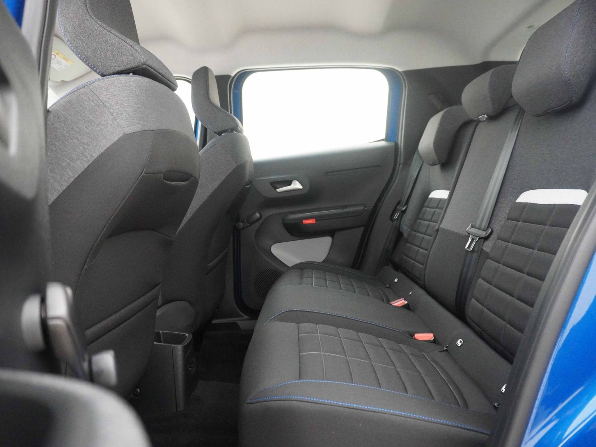 listing desktop thumbnail image 17