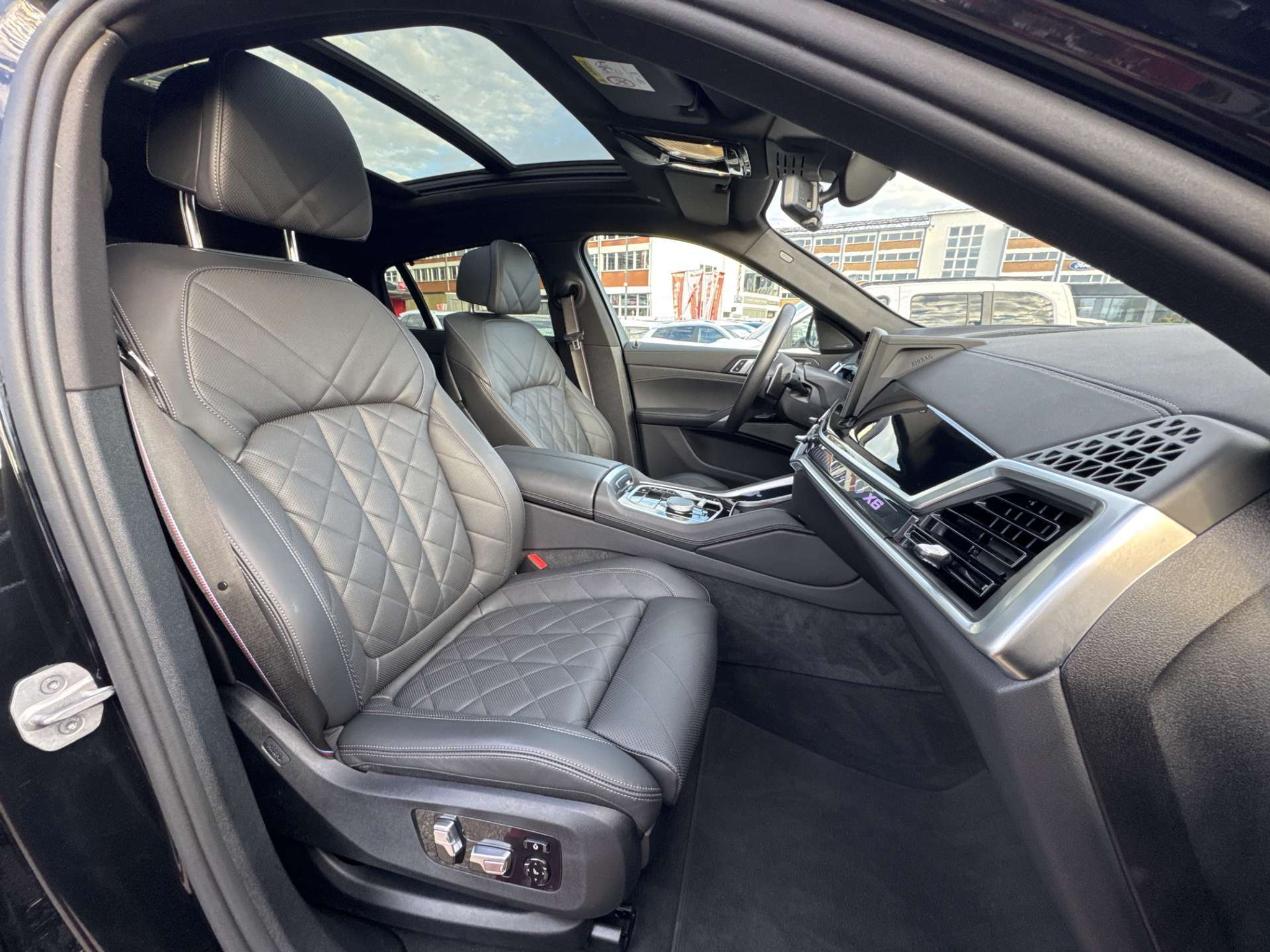 listing desktop thumbnail image 12