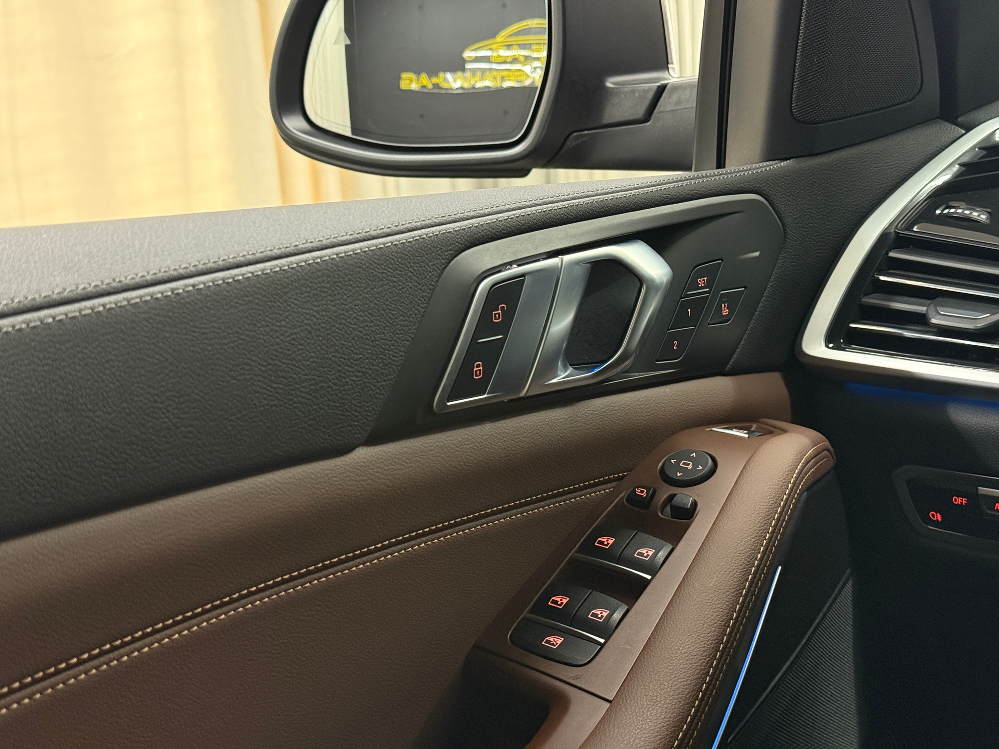 listing desktop thumbnail image 15