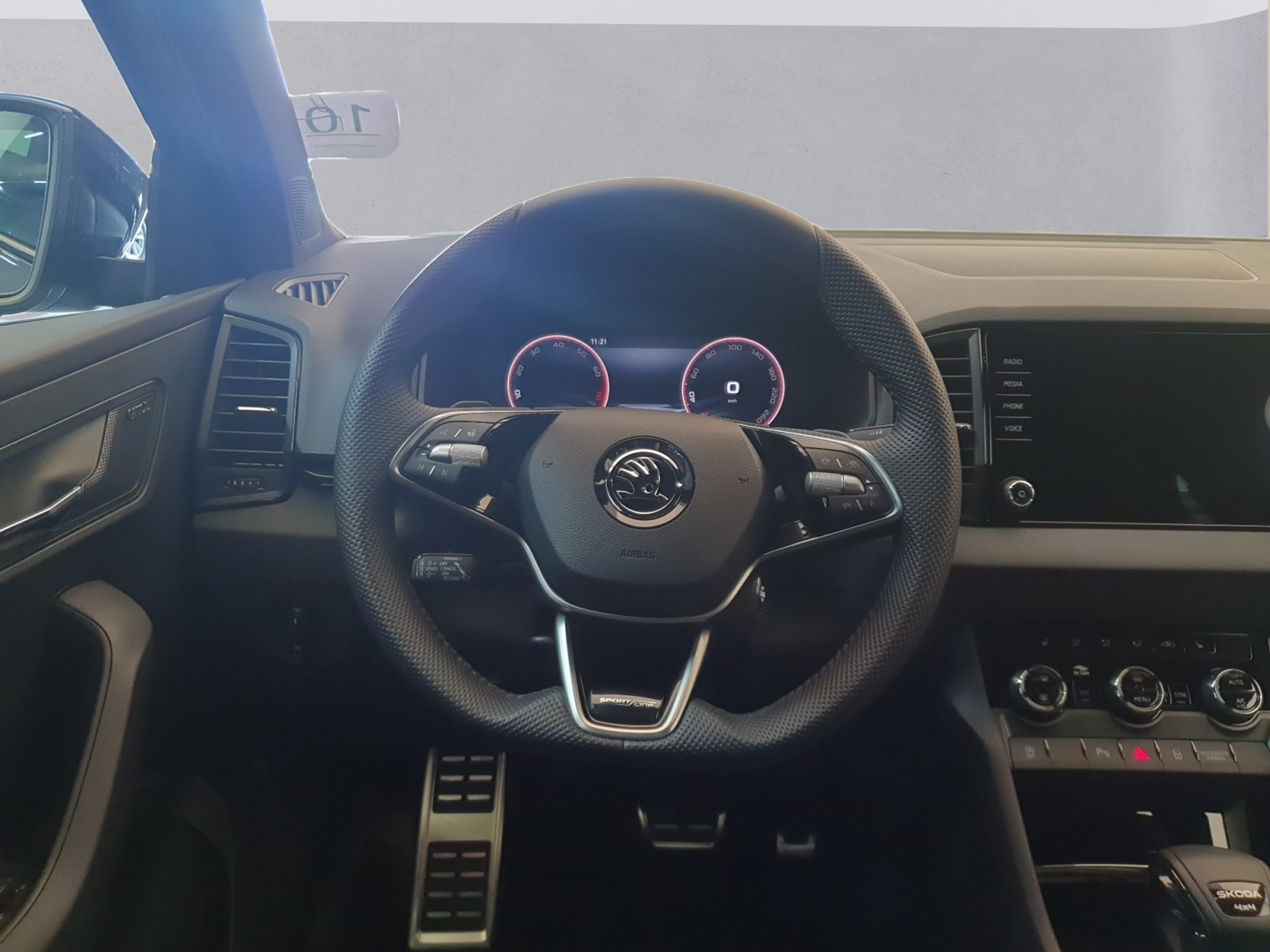 listing desktop thumbnail image 11