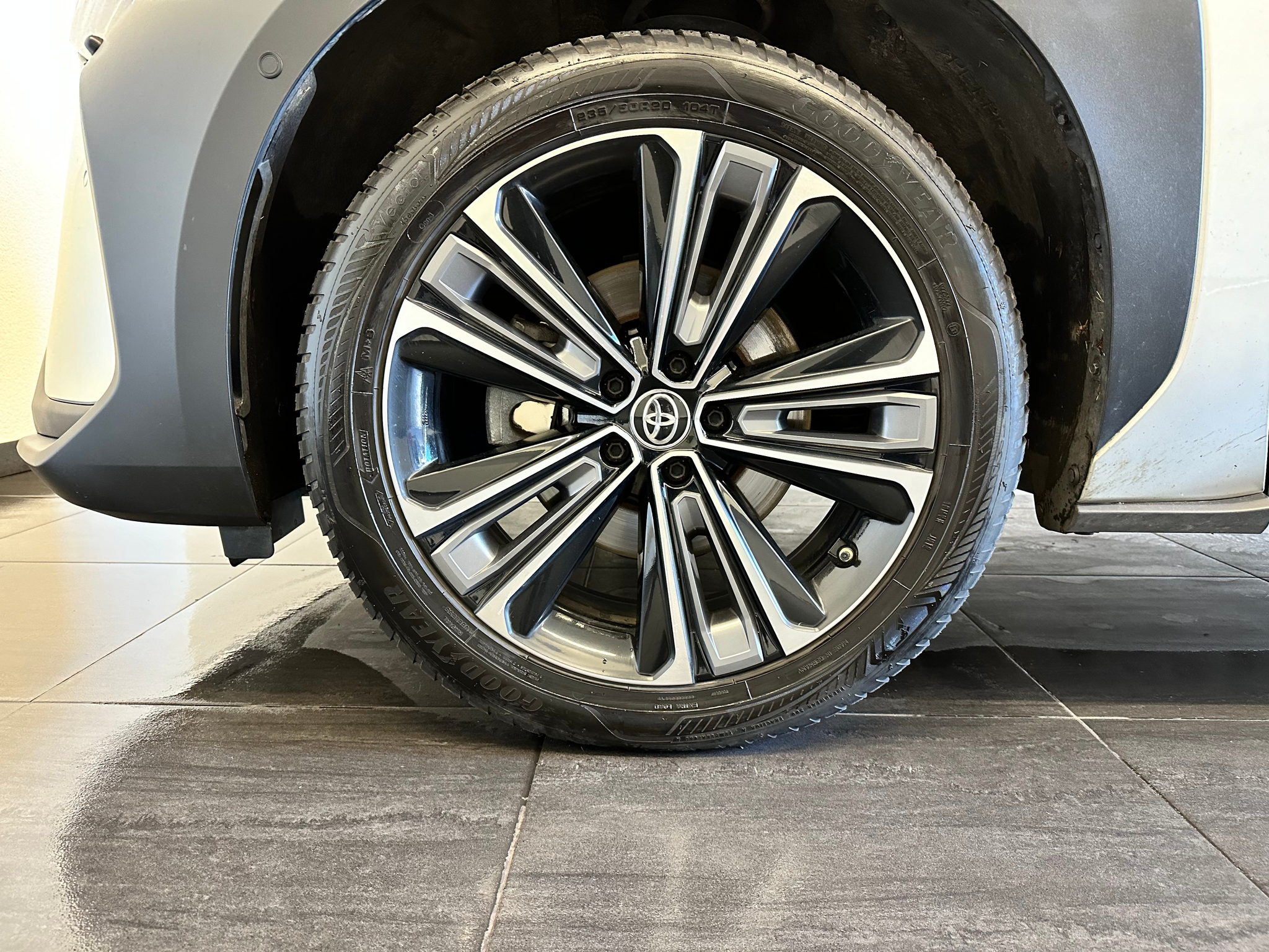 listing desktop thumbnail image 9