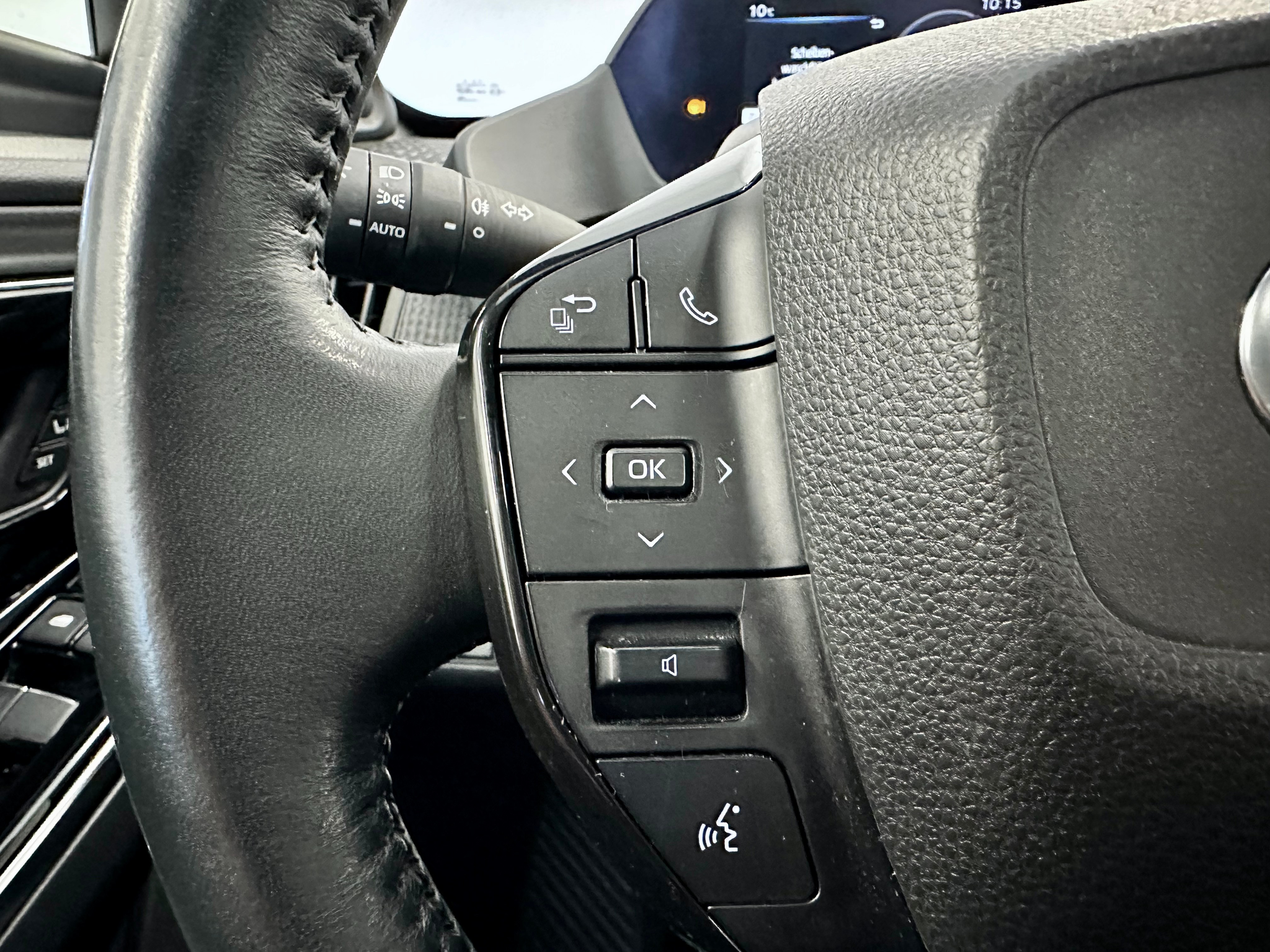 listing desktop thumbnail image 13