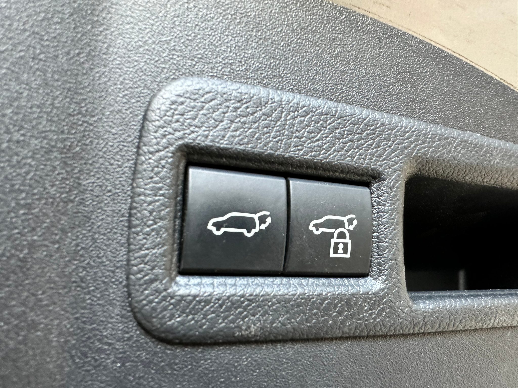 listing desktop thumbnail image 26