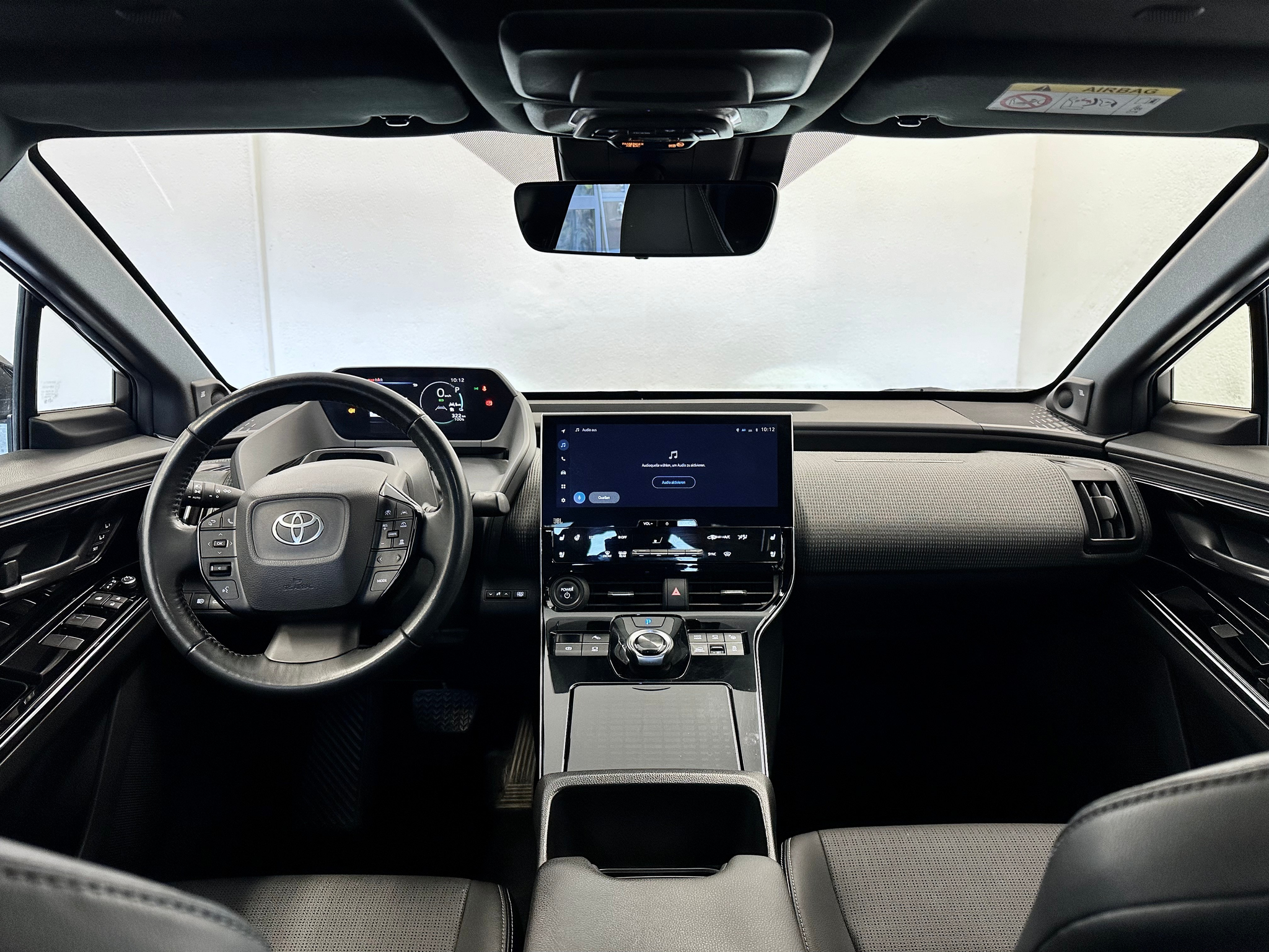 listing desktop thumbnail image 11