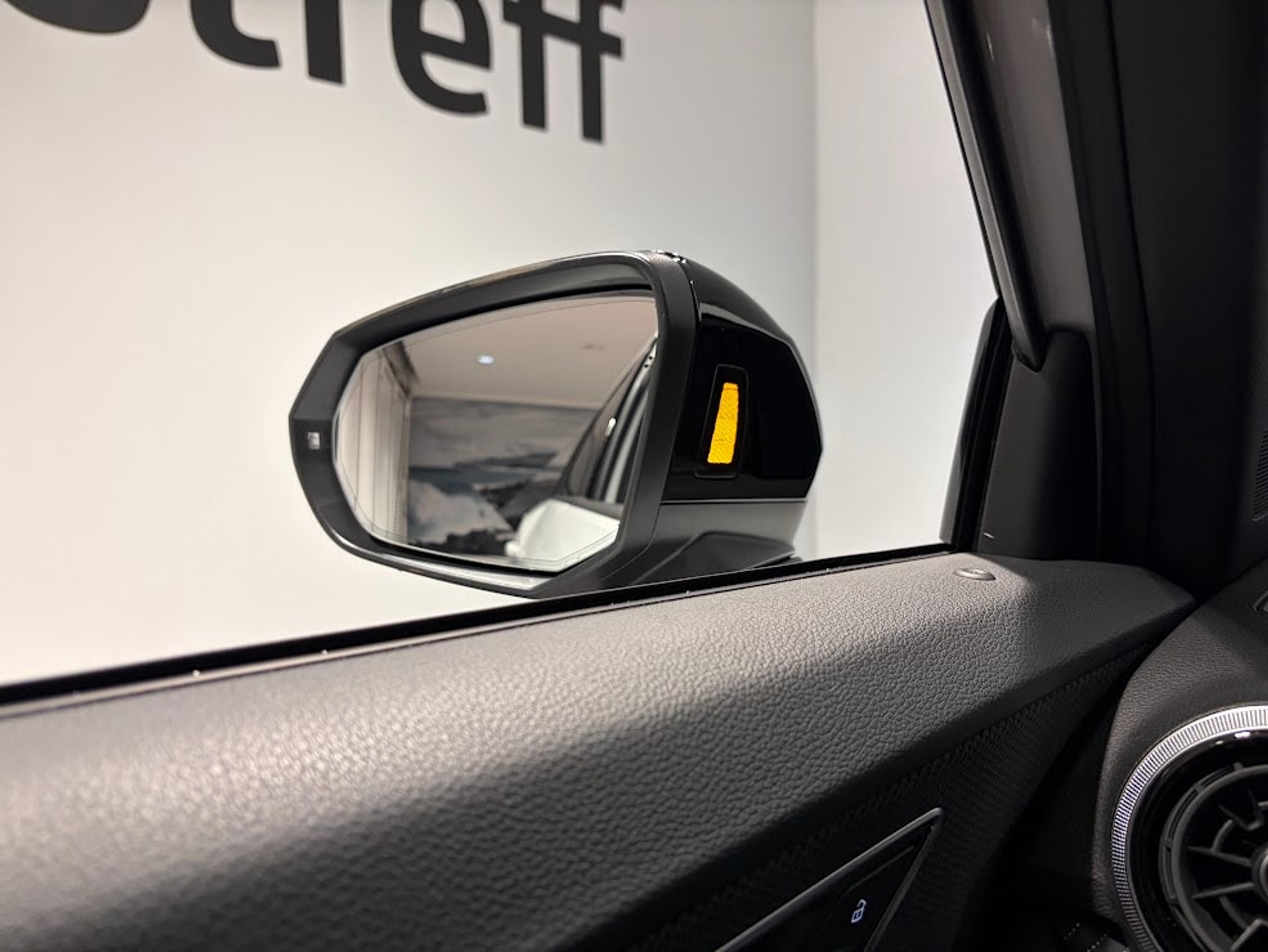 listing desktop thumbnail image 7