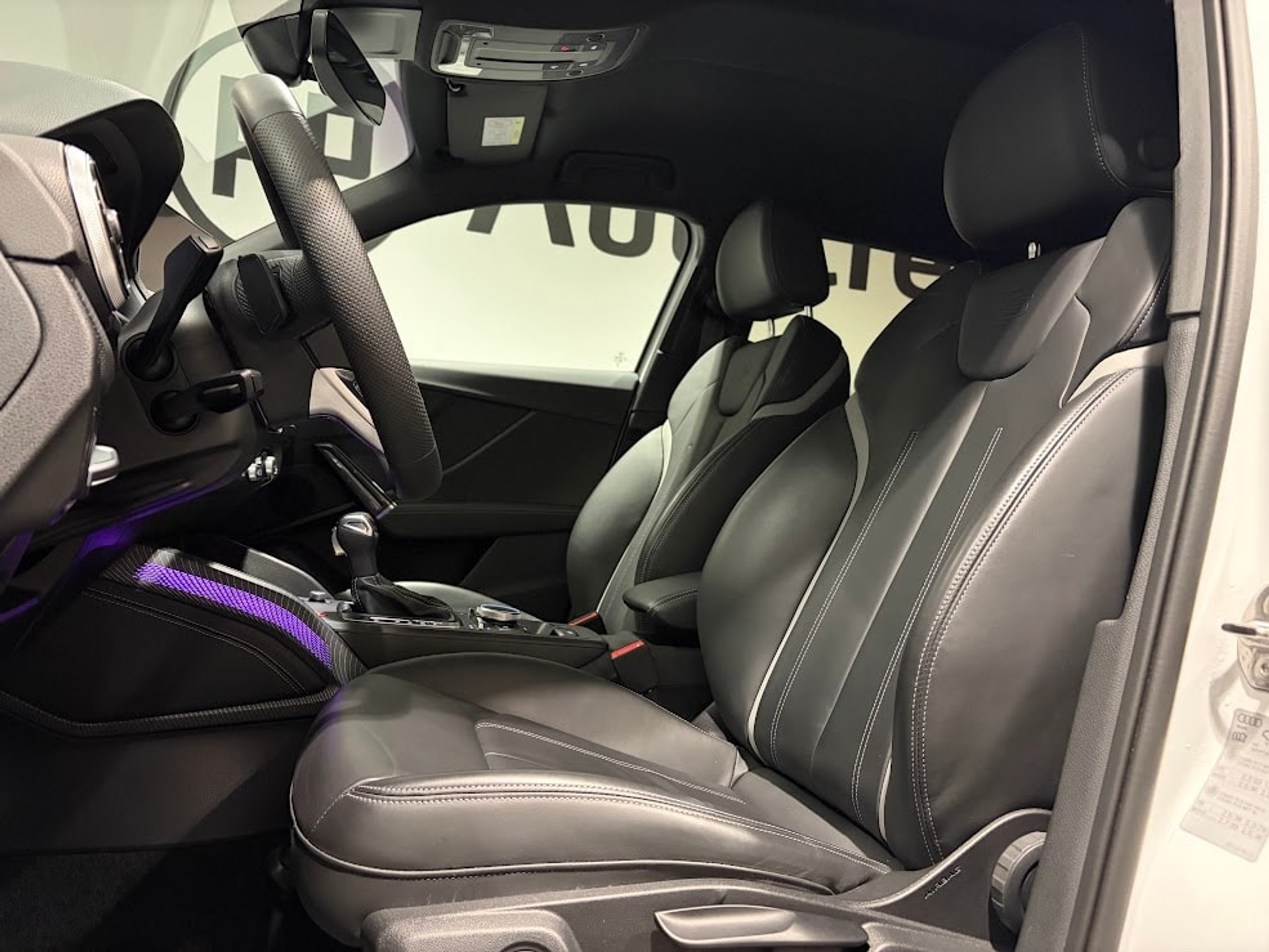 listing desktop thumbnail image 3