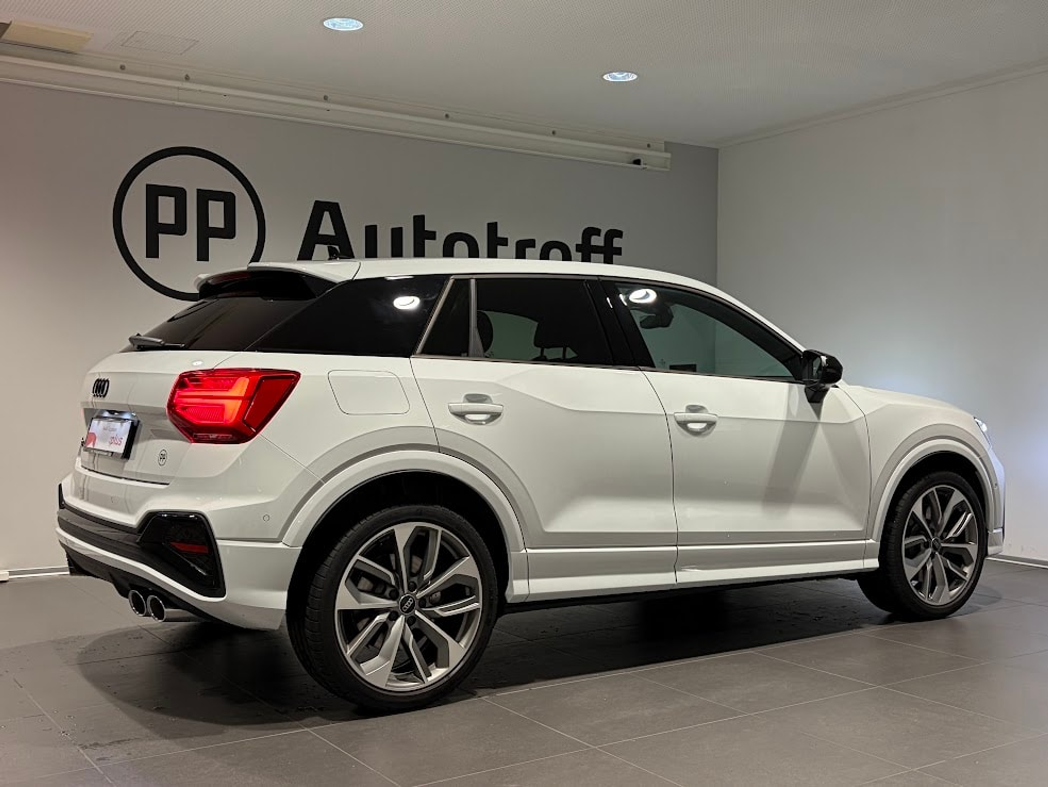 listing desktop thumbnail image 14