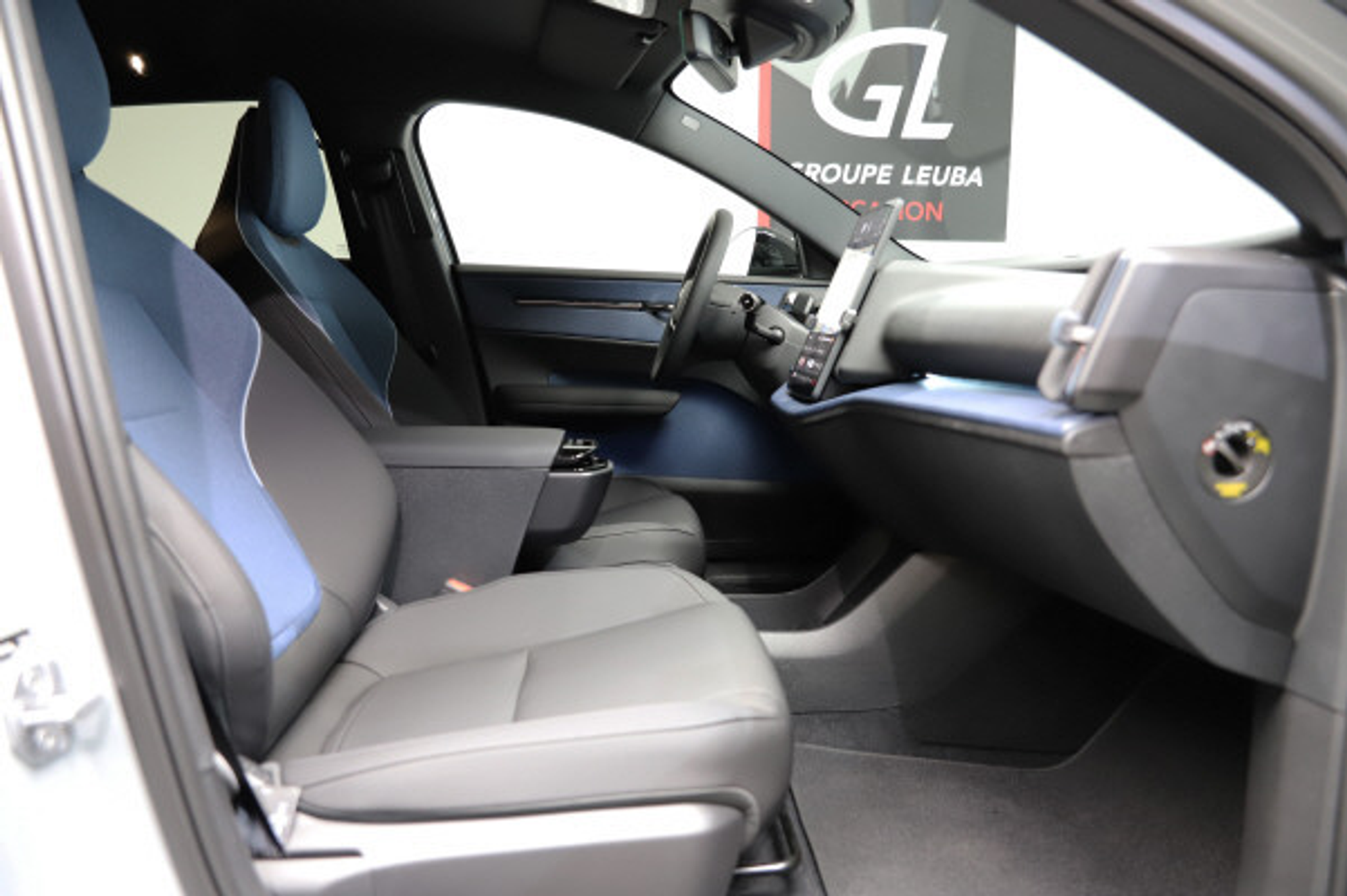 listing desktop thumbnail image 8