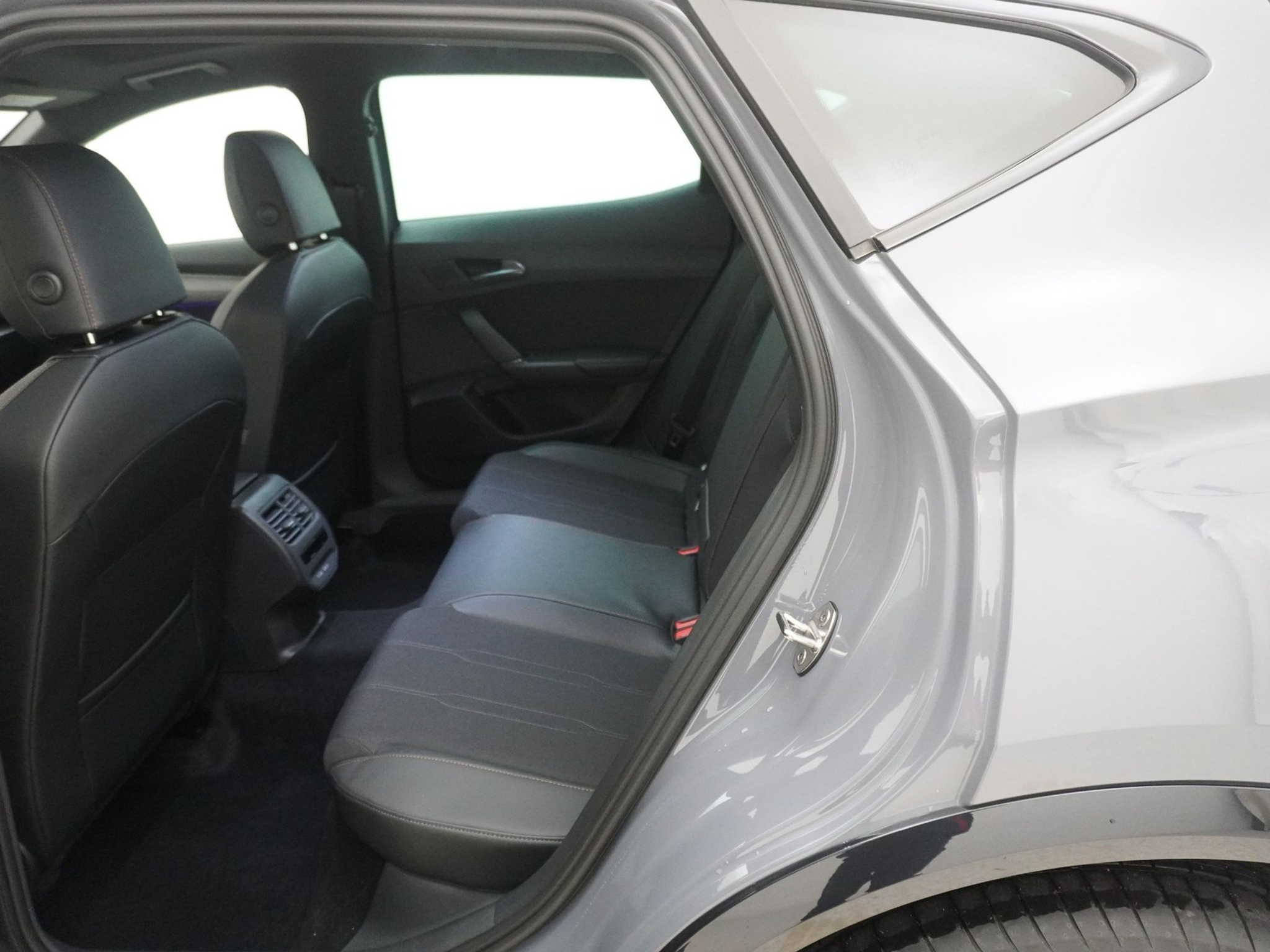 listing desktop thumbnail image 14