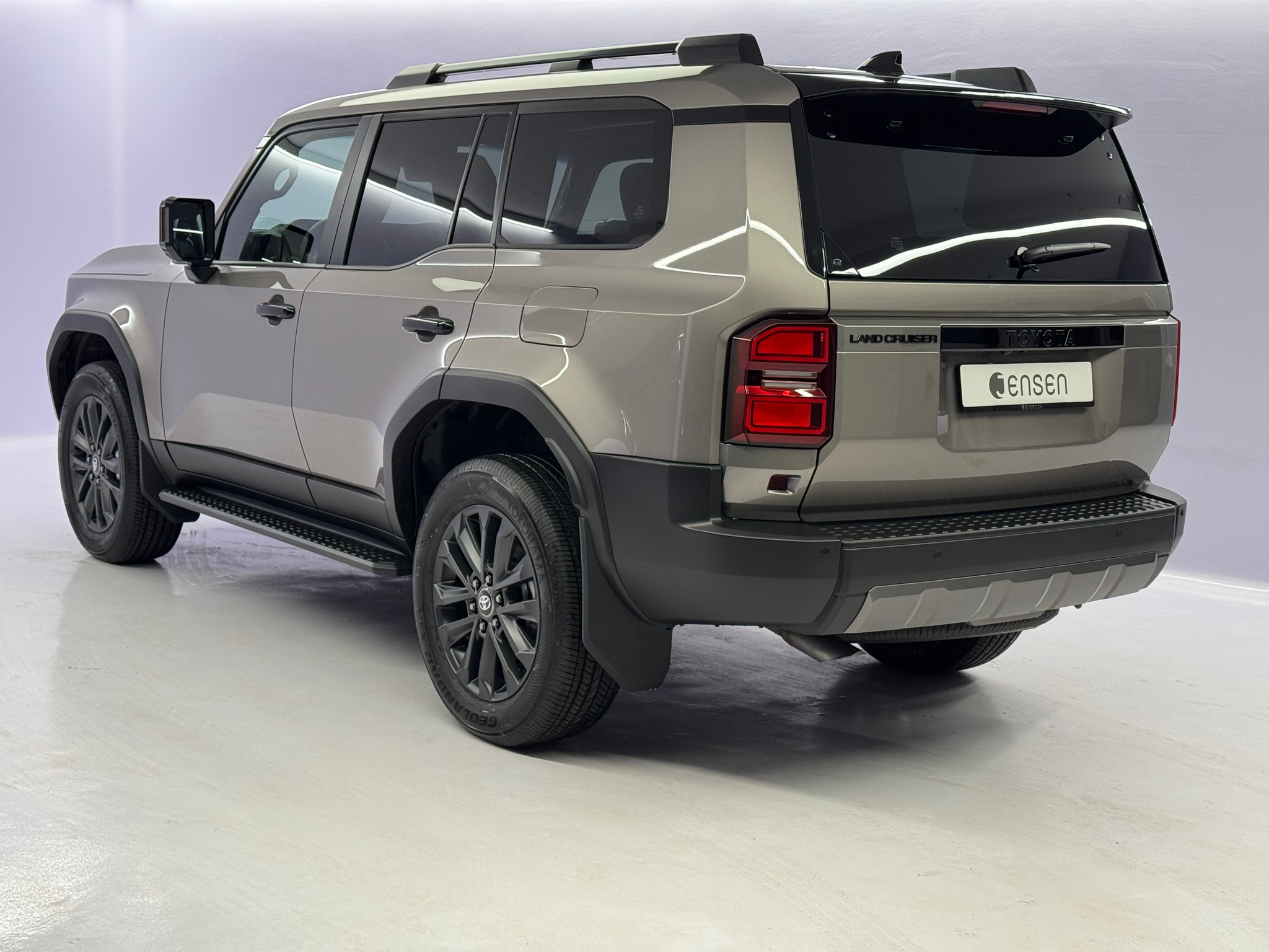 listing desktop thumbnail image 4