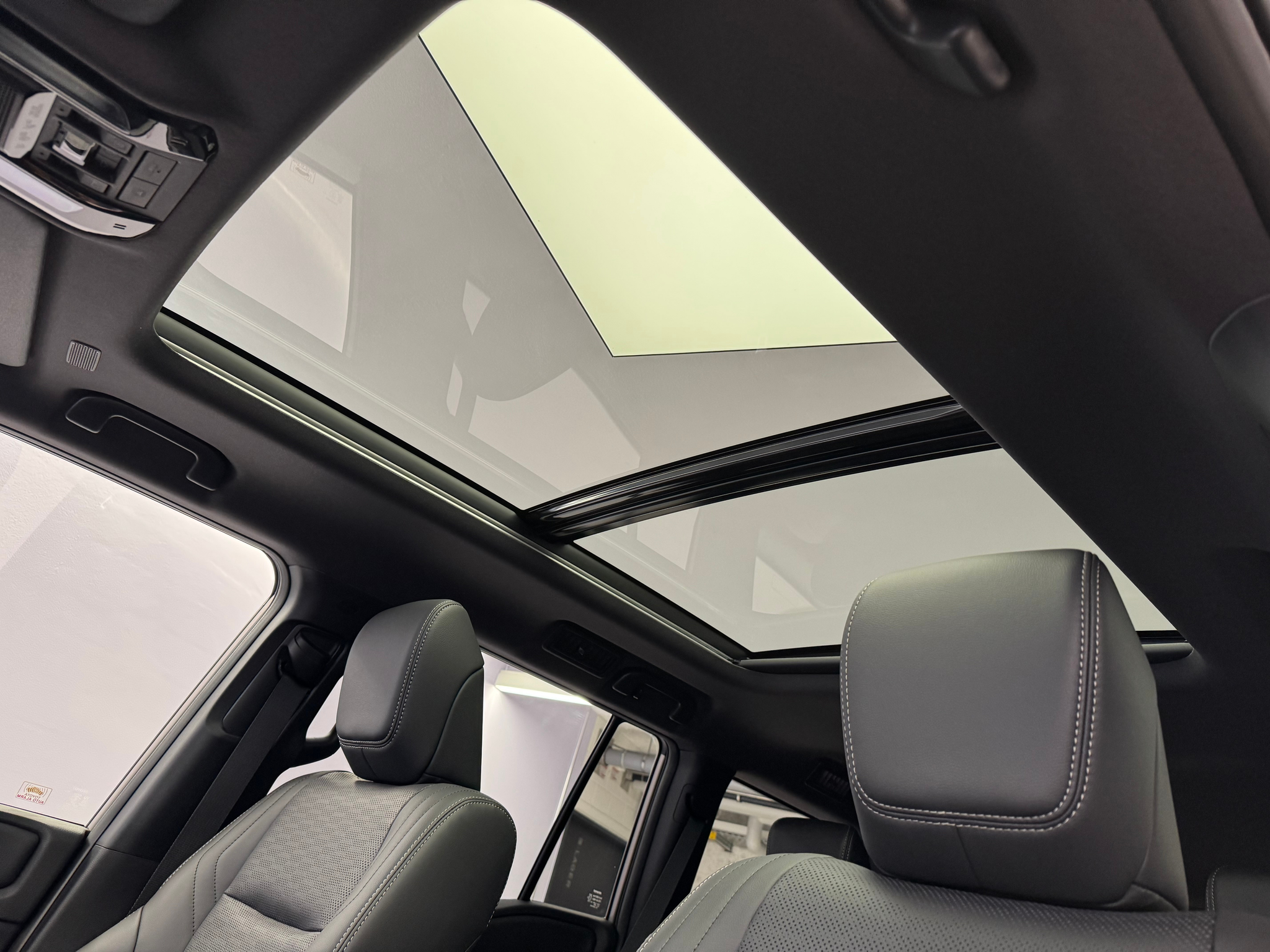 listing desktop thumbnail image 19