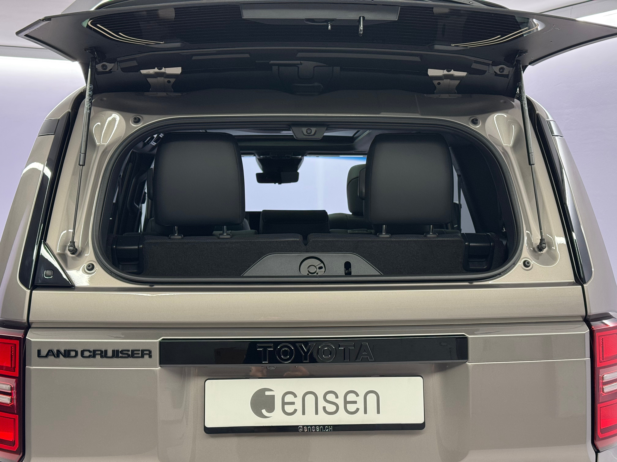 listing desktop thumbnail image 11