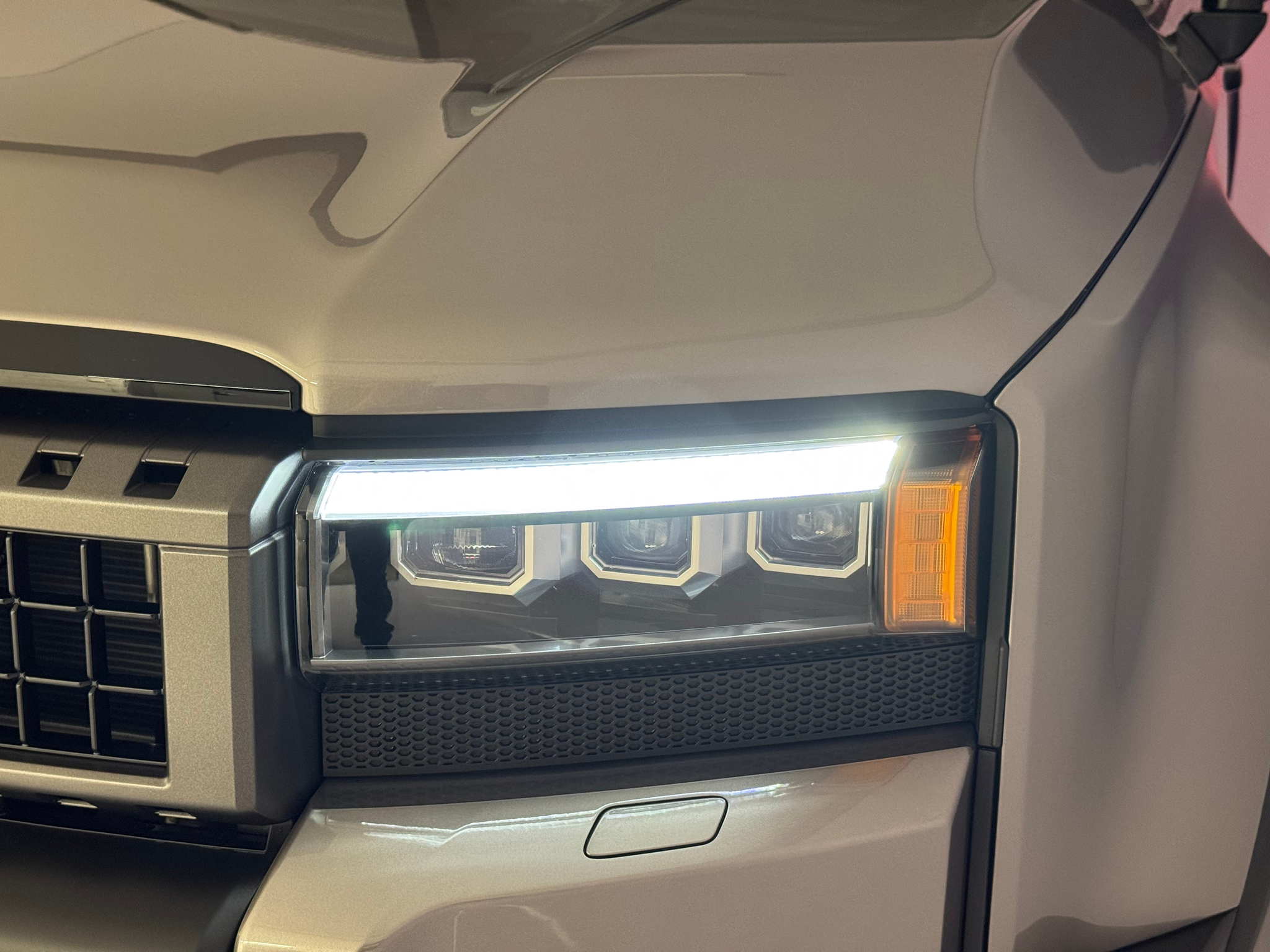 listing desktop thumbnail image 24