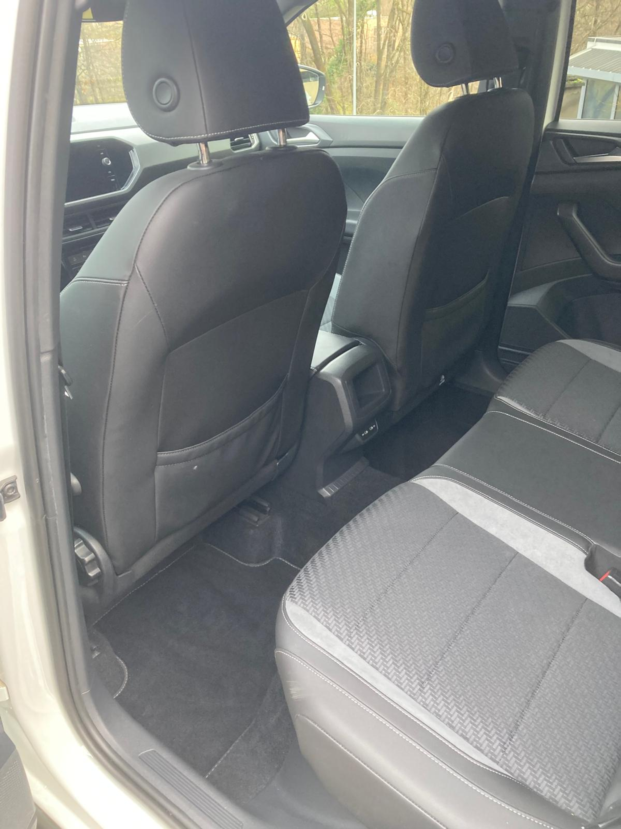 listing desktop thumbnail image 10