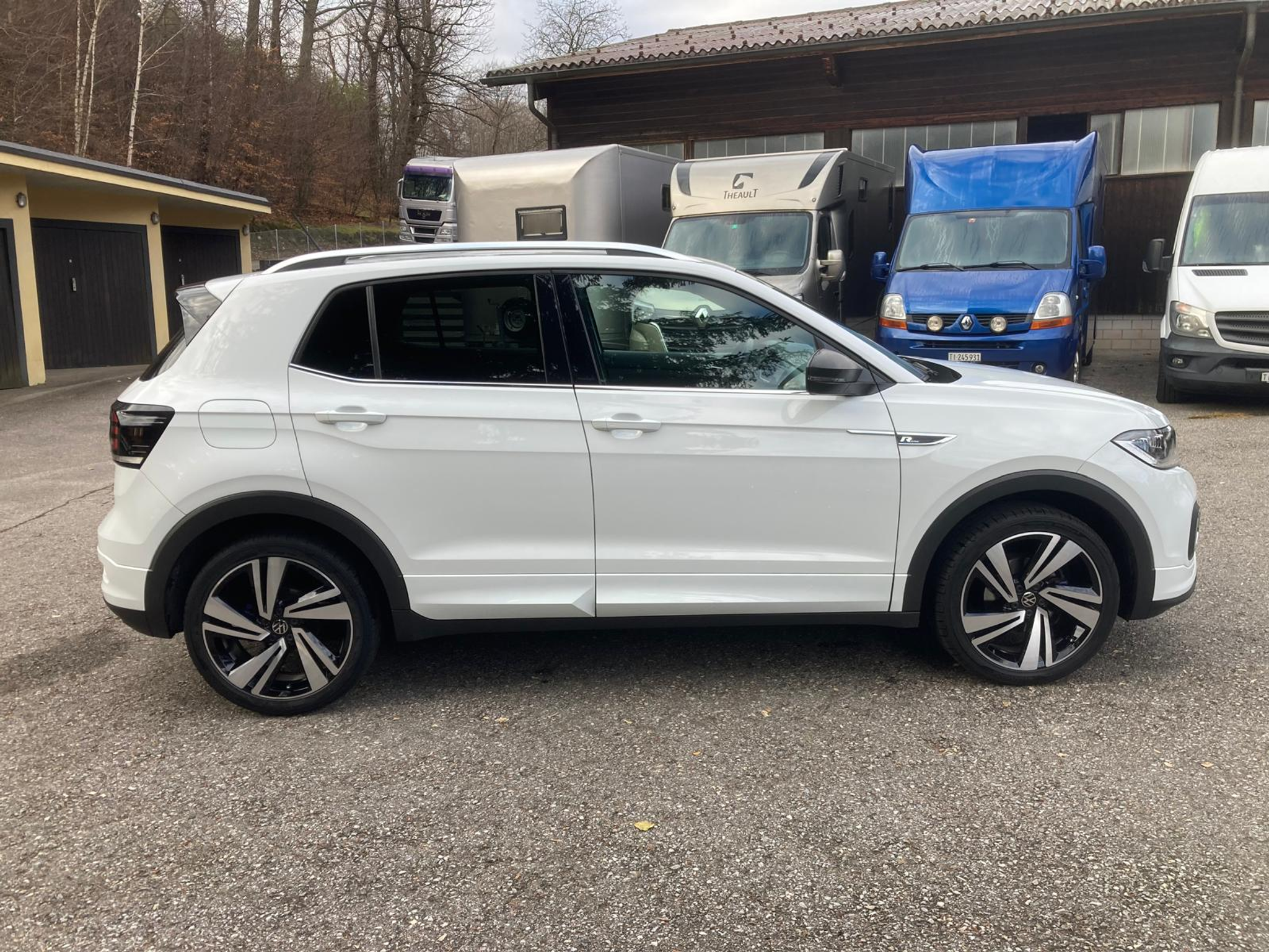 listing desktop thumbnail image 7