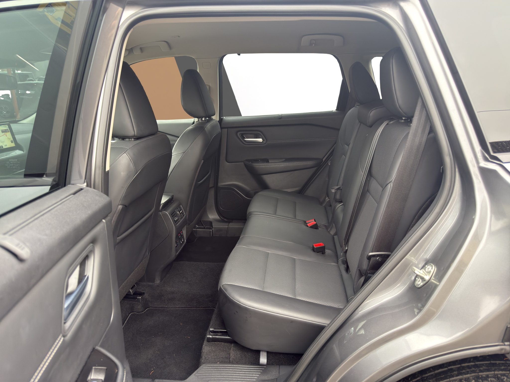 listing desktop thumbnail image 12