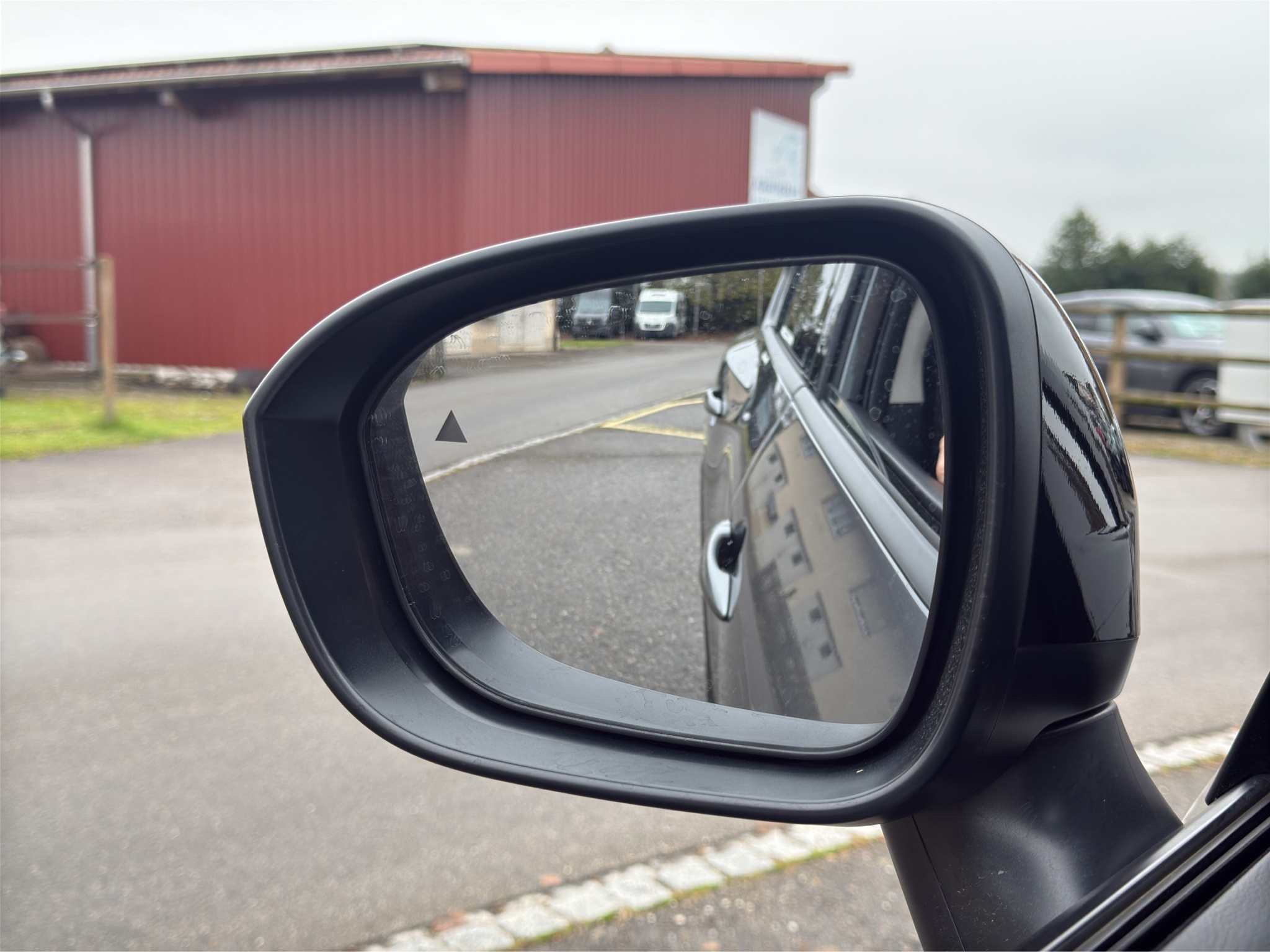 listing desktop thumbnail image 28