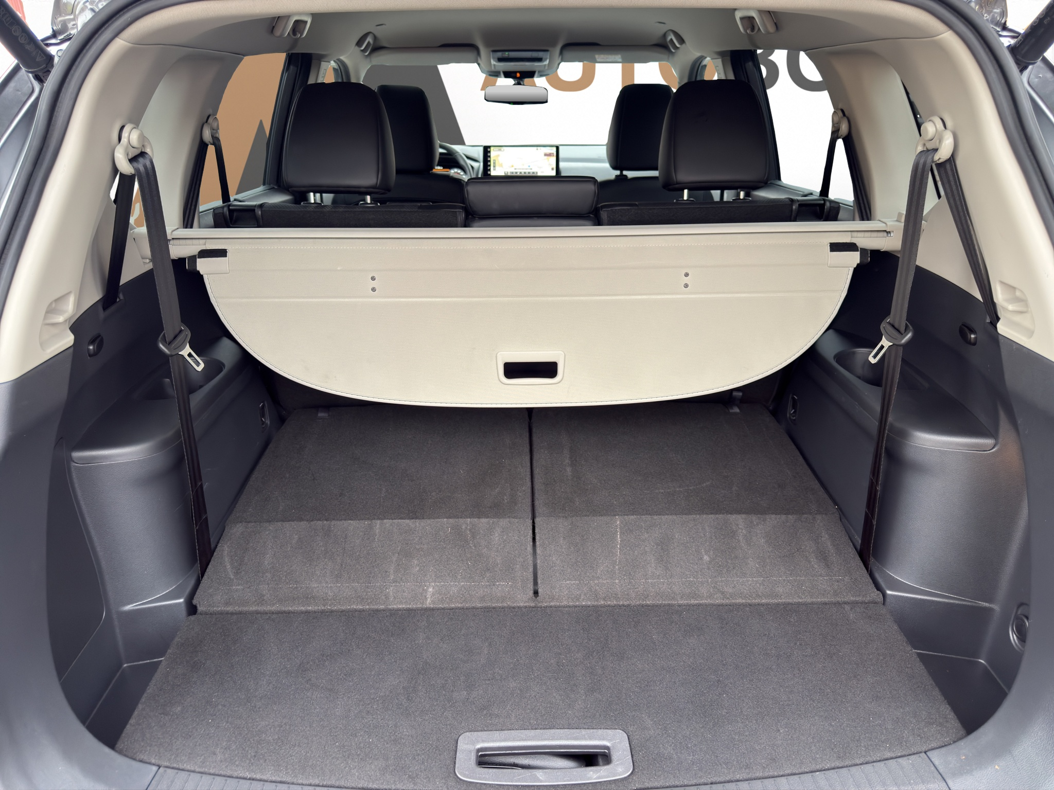 listing desktop thumbnail image 17