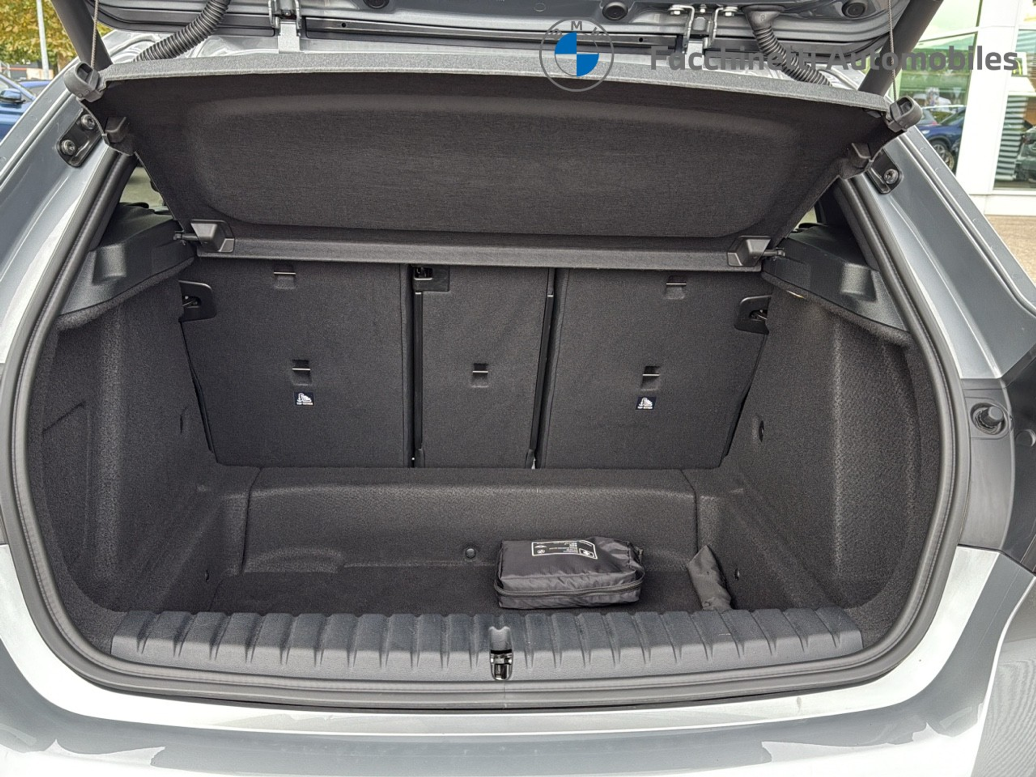 listing desktop thumbnail image 12