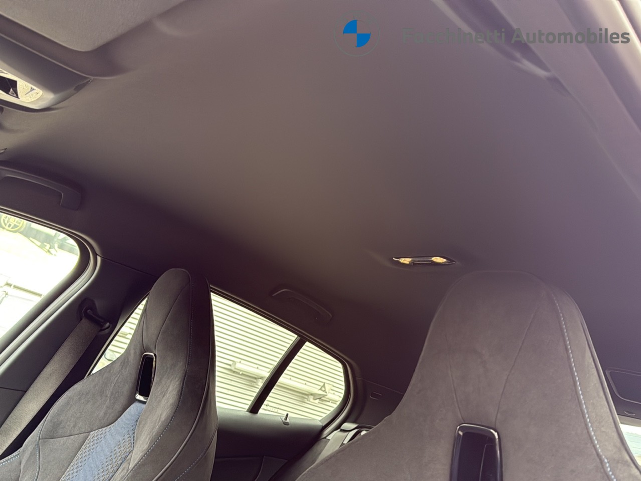 listing desktop thumbnail image 18