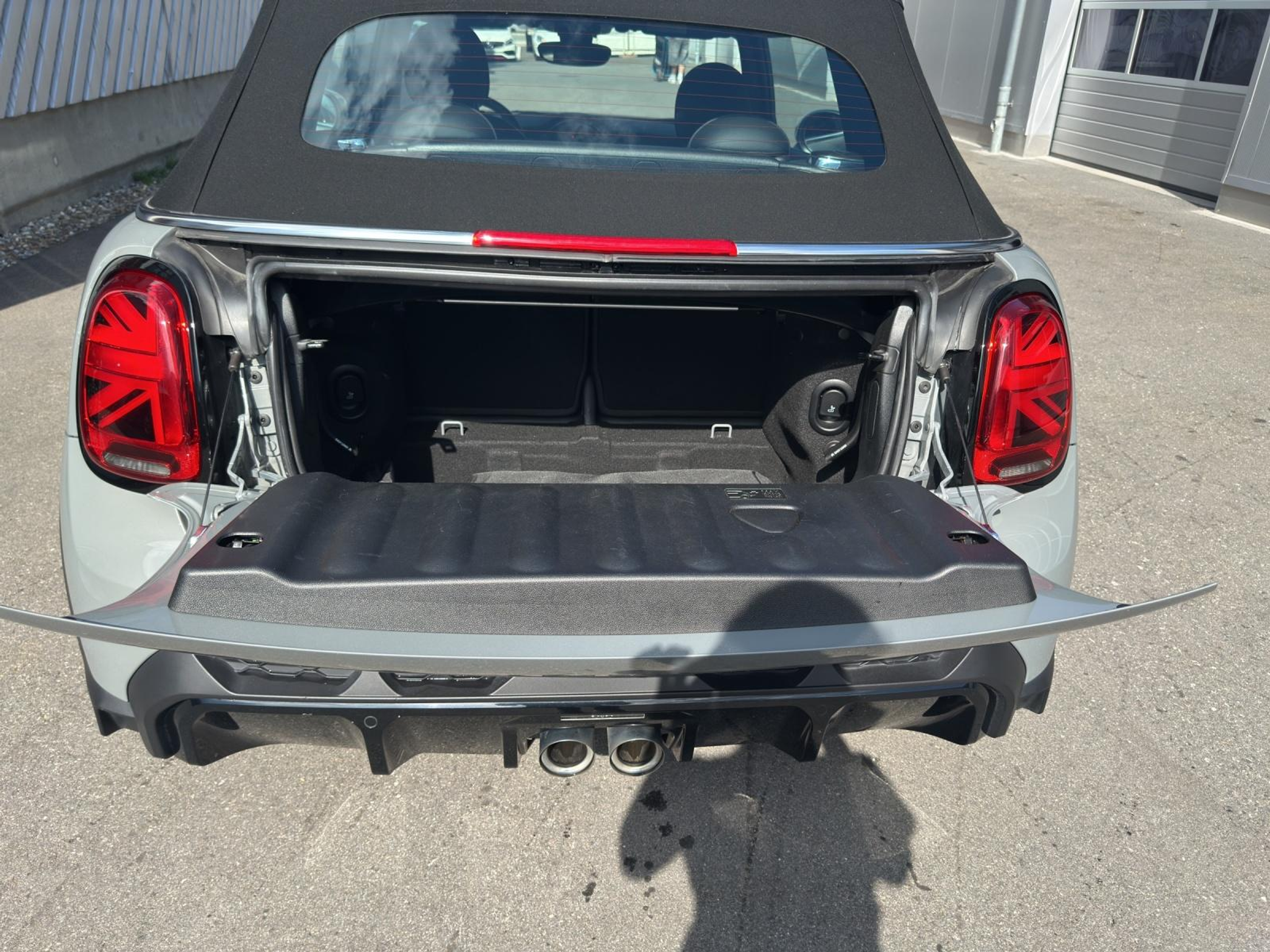 listing desktop thumbnail image 18