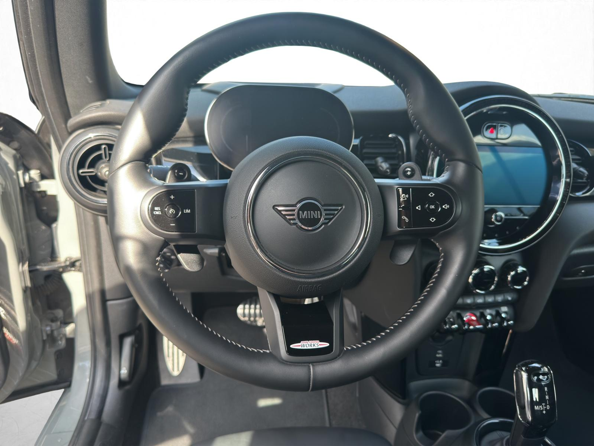 listing desktop thumbnail image 10