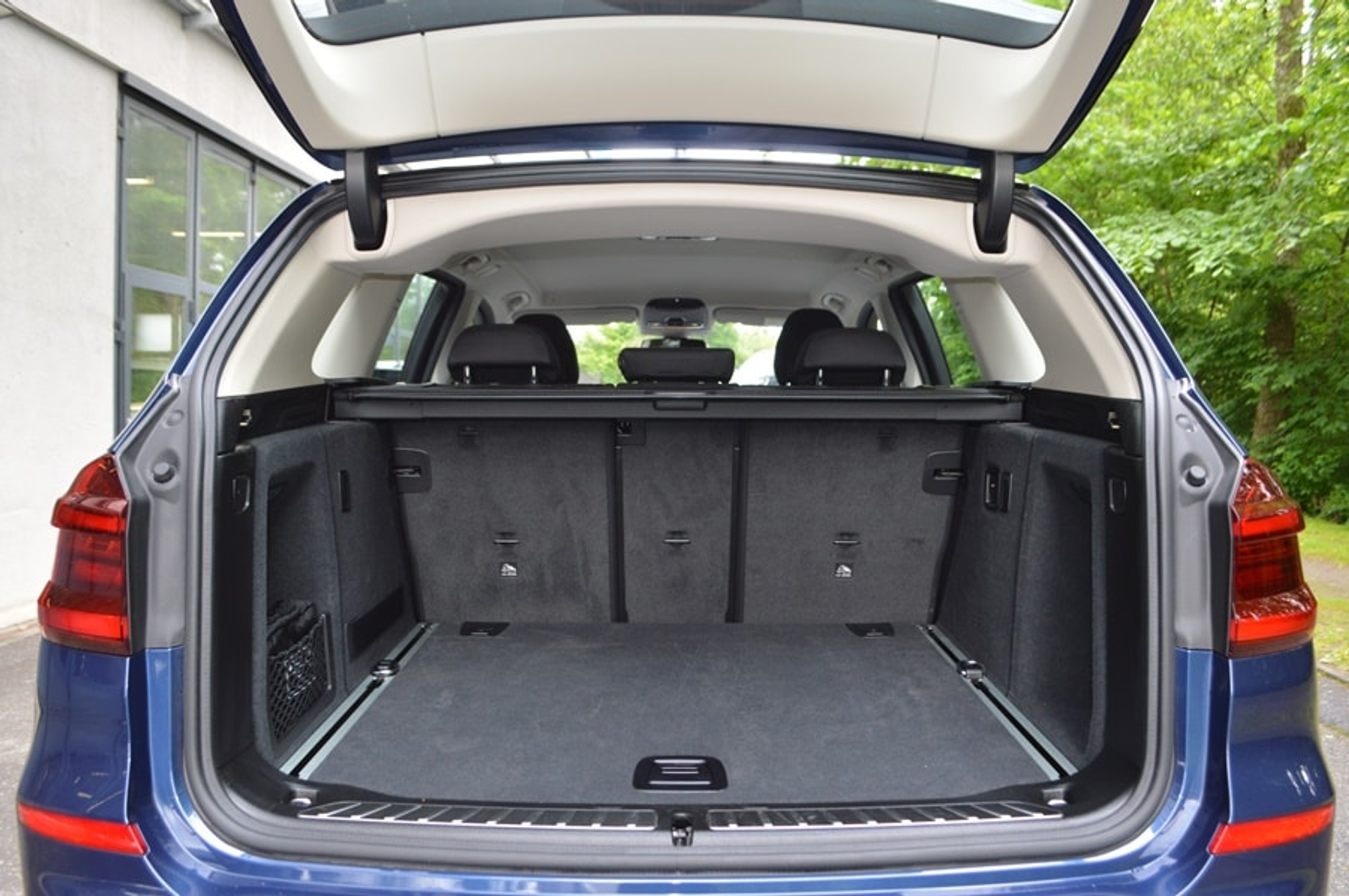 listing desktop thumbnail image 11