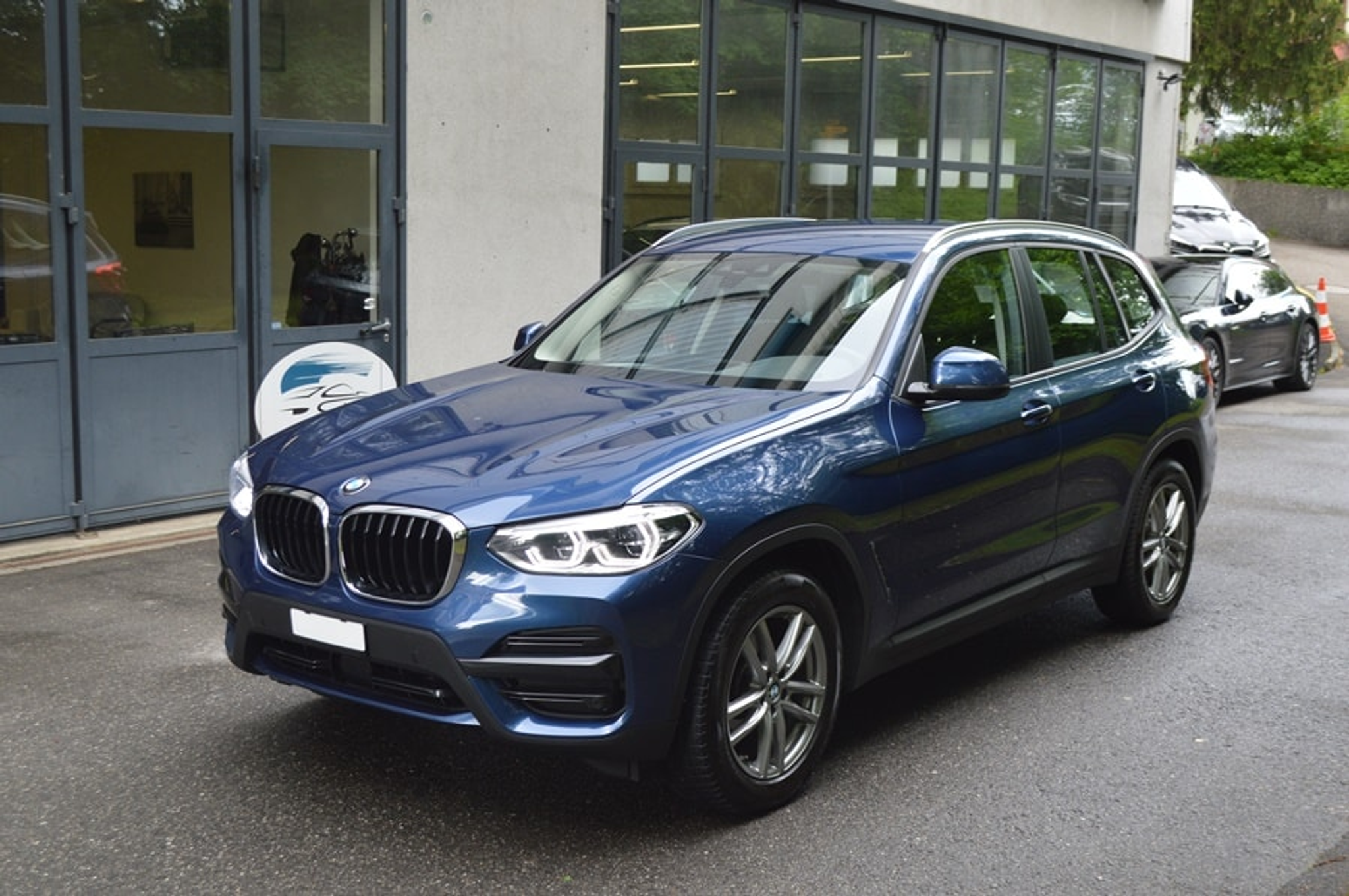 listing desktop thumbnail image 2