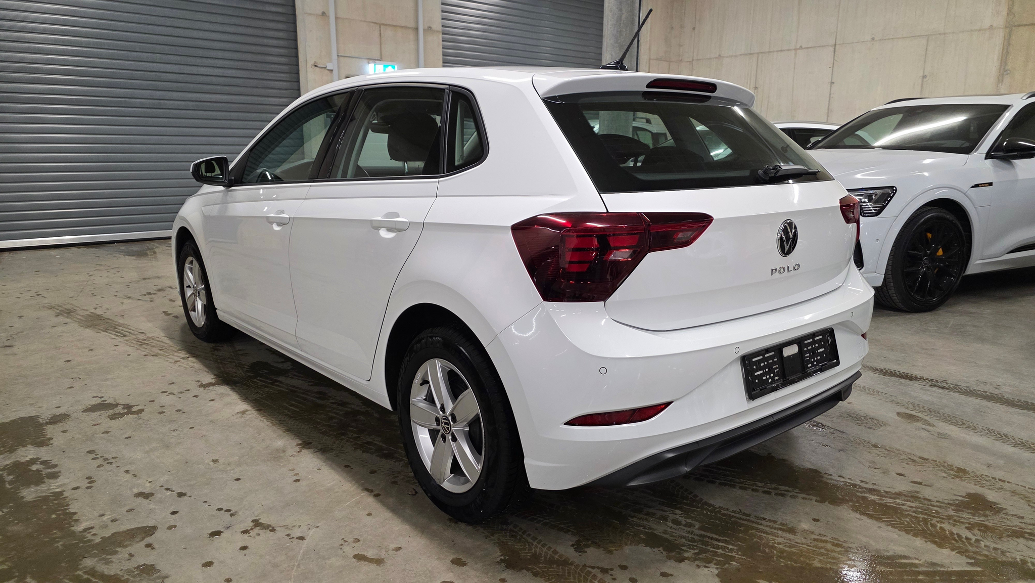 listing desktop thumbnail image 1