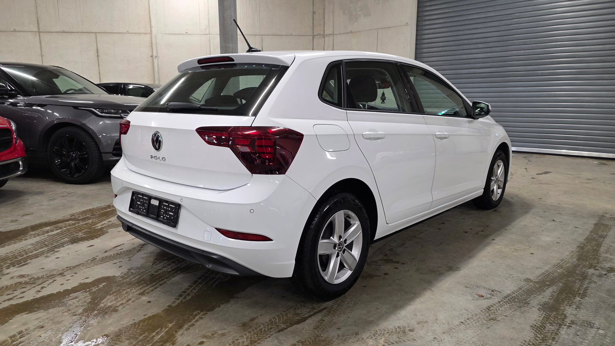 listing desktop thumbnail image 2