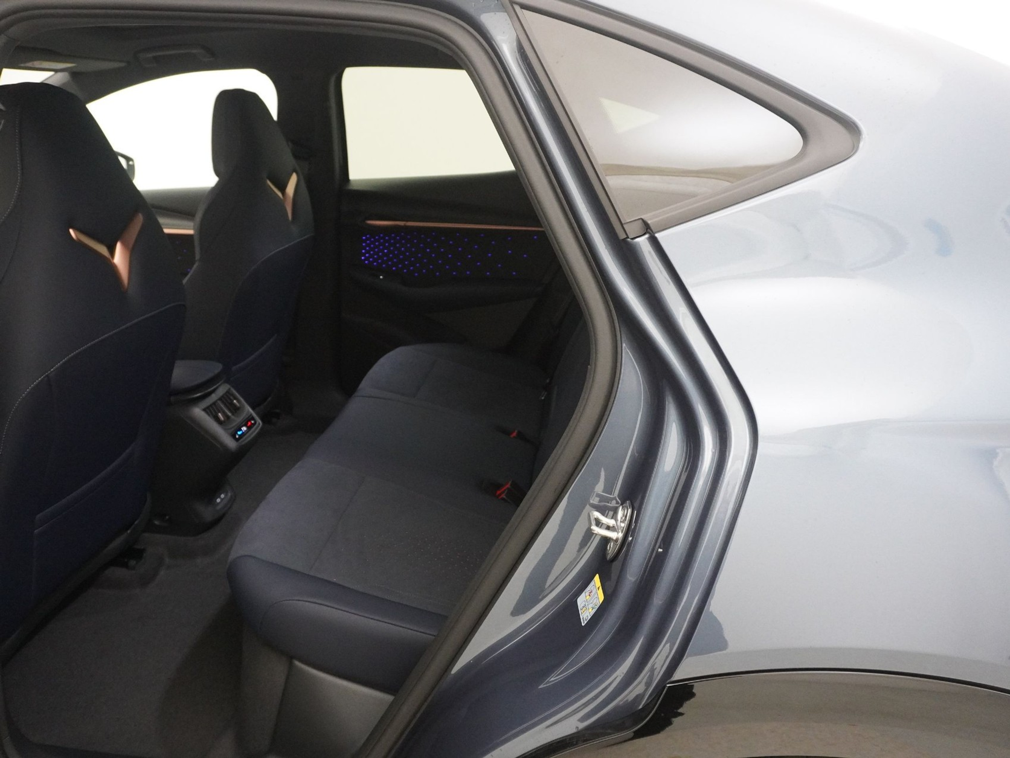 listing desktop thumbnail image 17