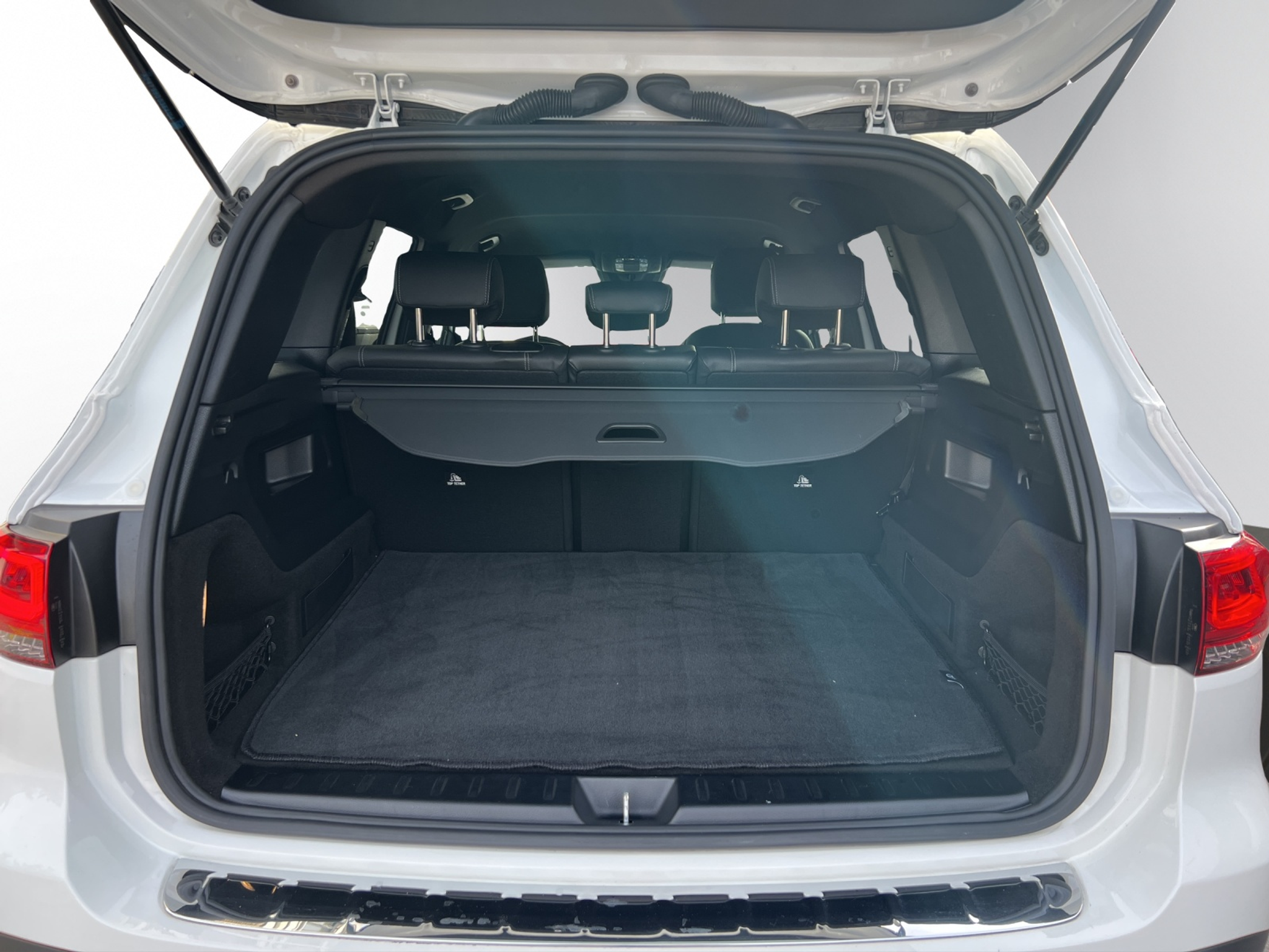 listing desktop thumbnail image 10