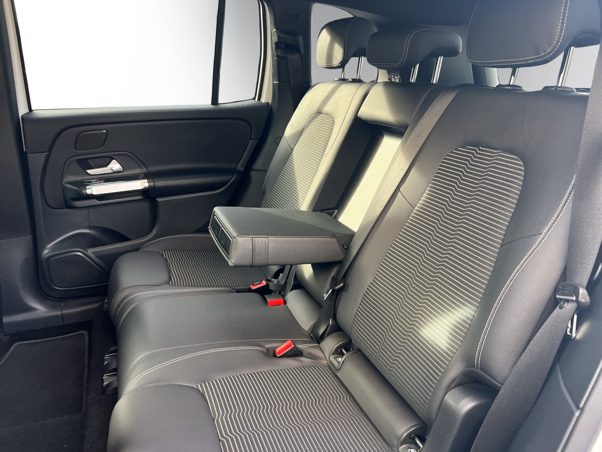 listing desktop thumbnail image 8