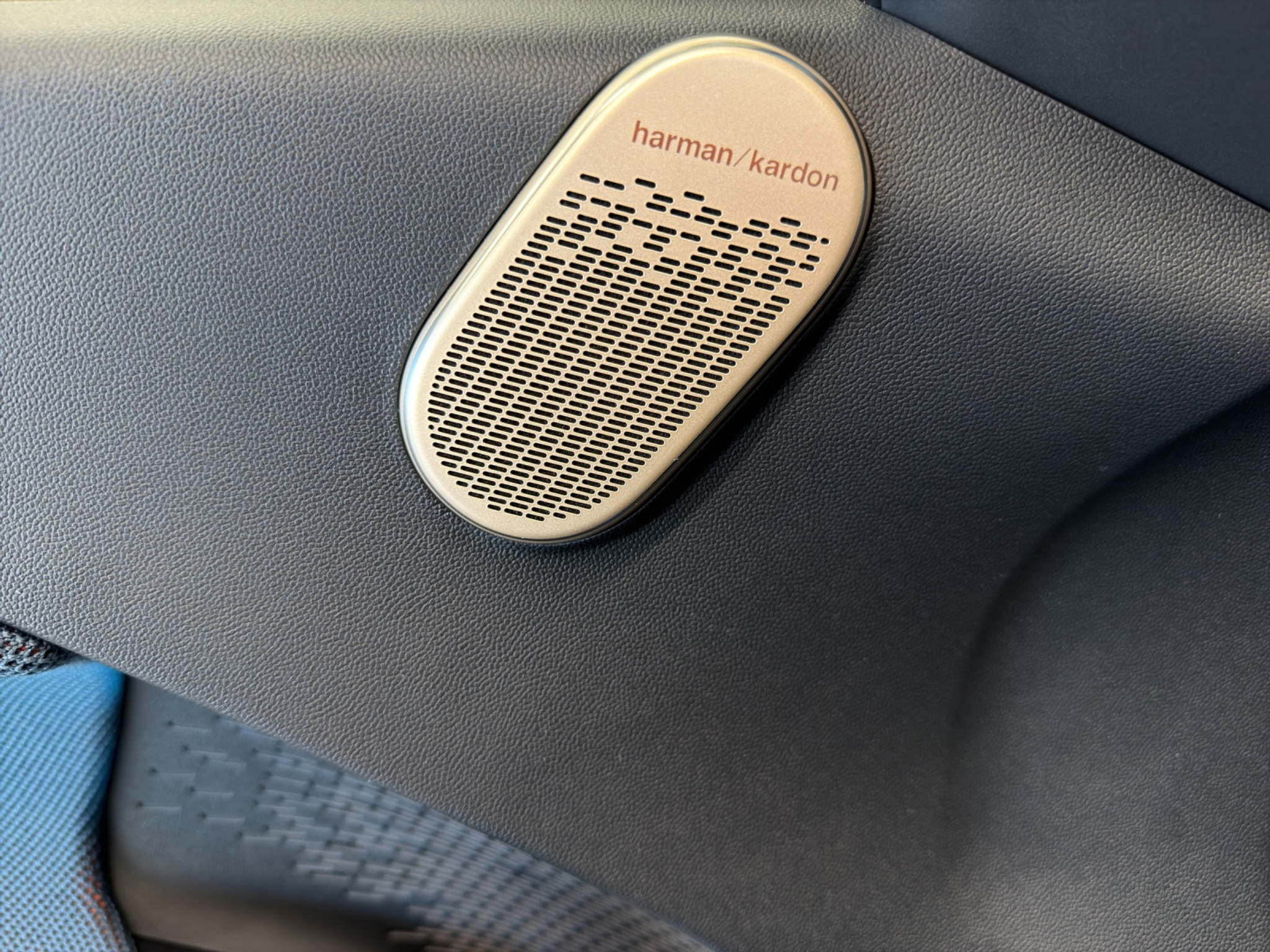 listing desktop thumbnail image 15