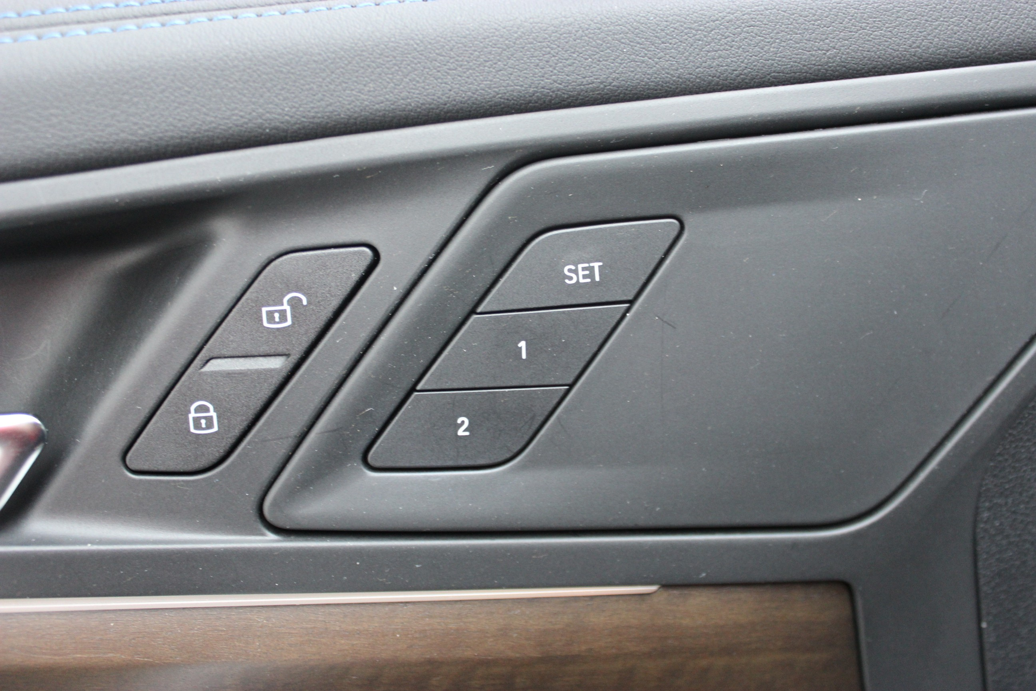 listing desktop thumbnail image 9