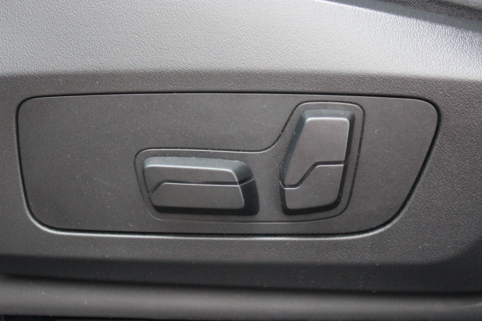 listing desktop thumbnail image 7