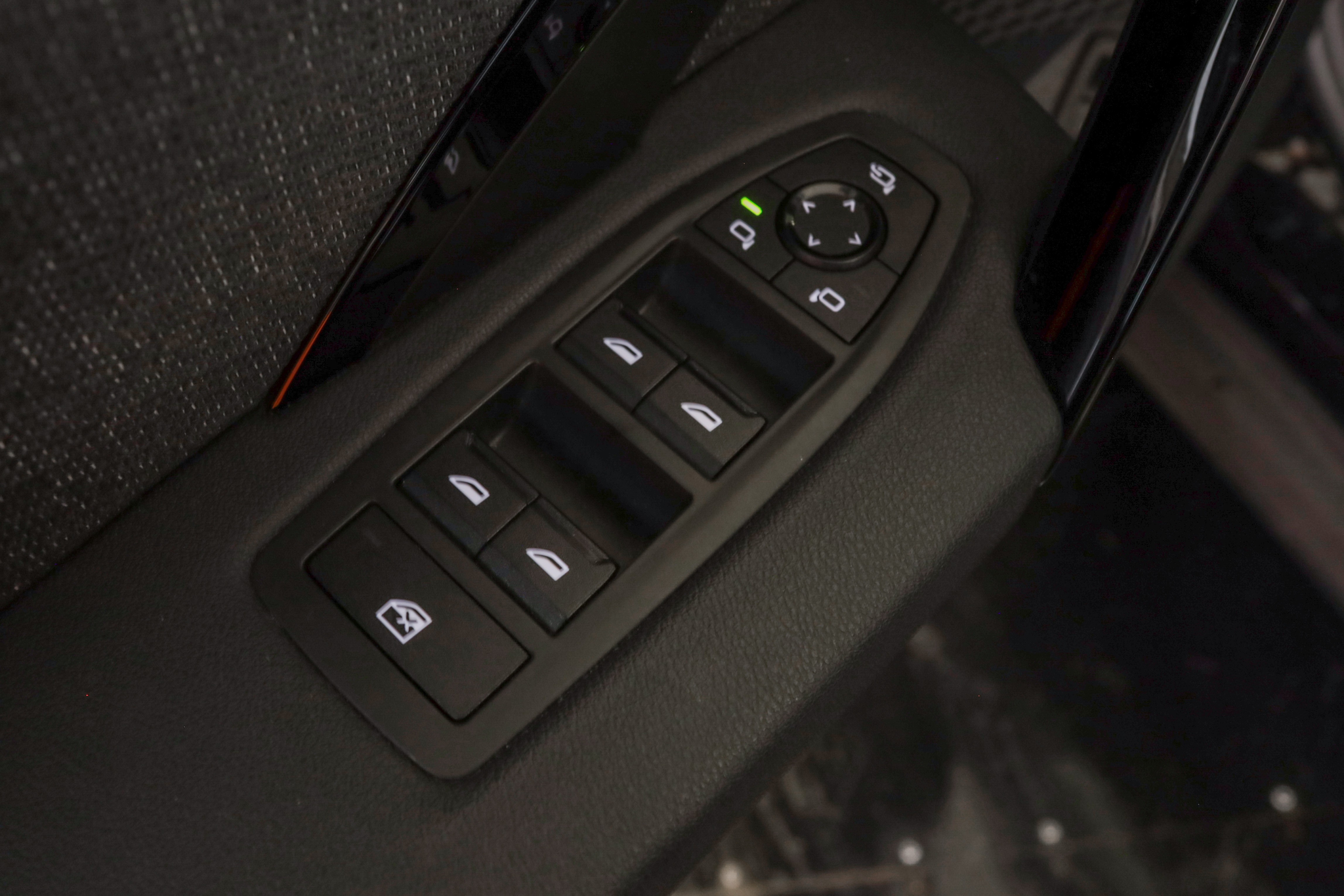 listing desktop thumbnail image 10