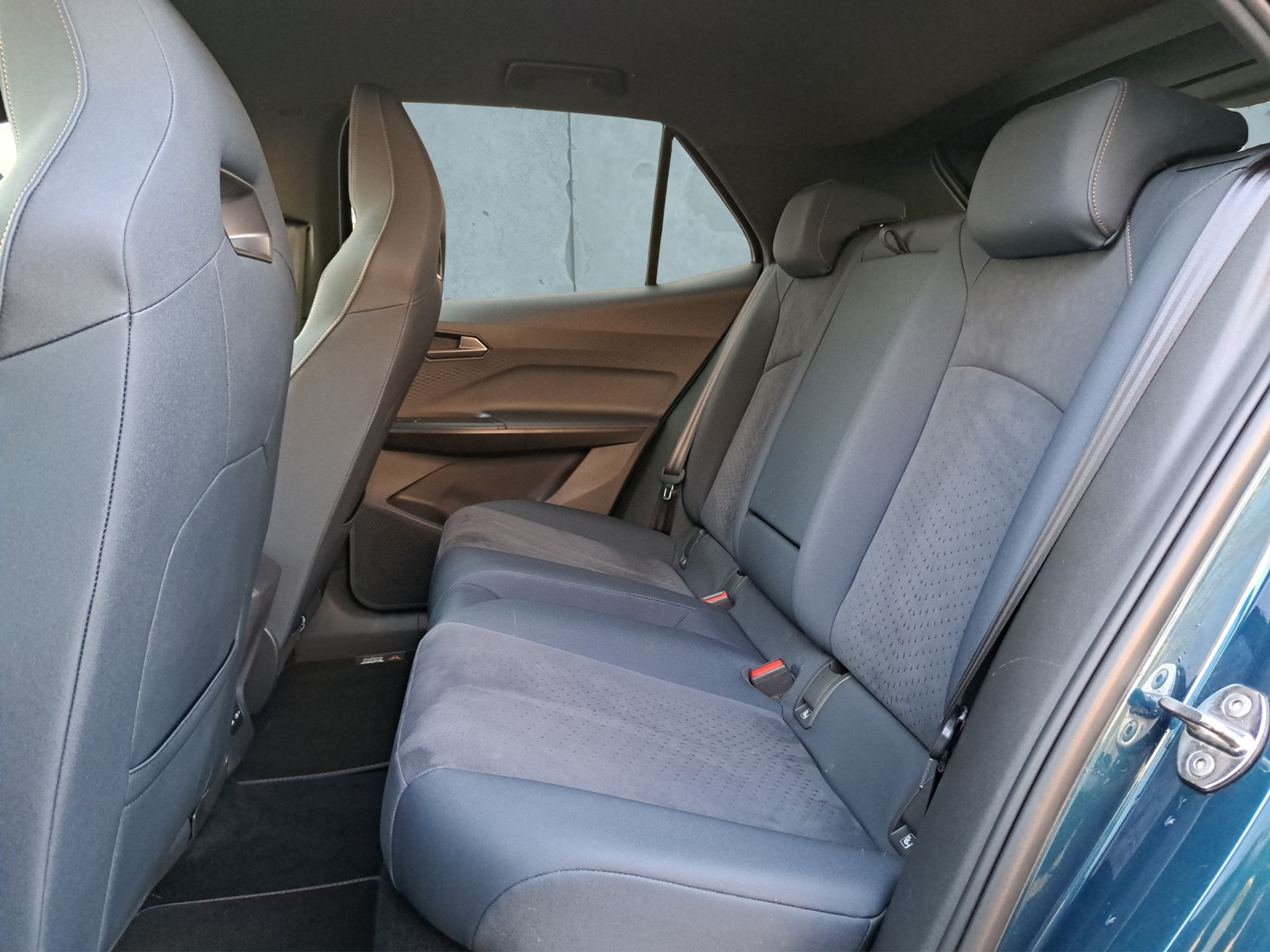 listing desktop thumbnail image 15