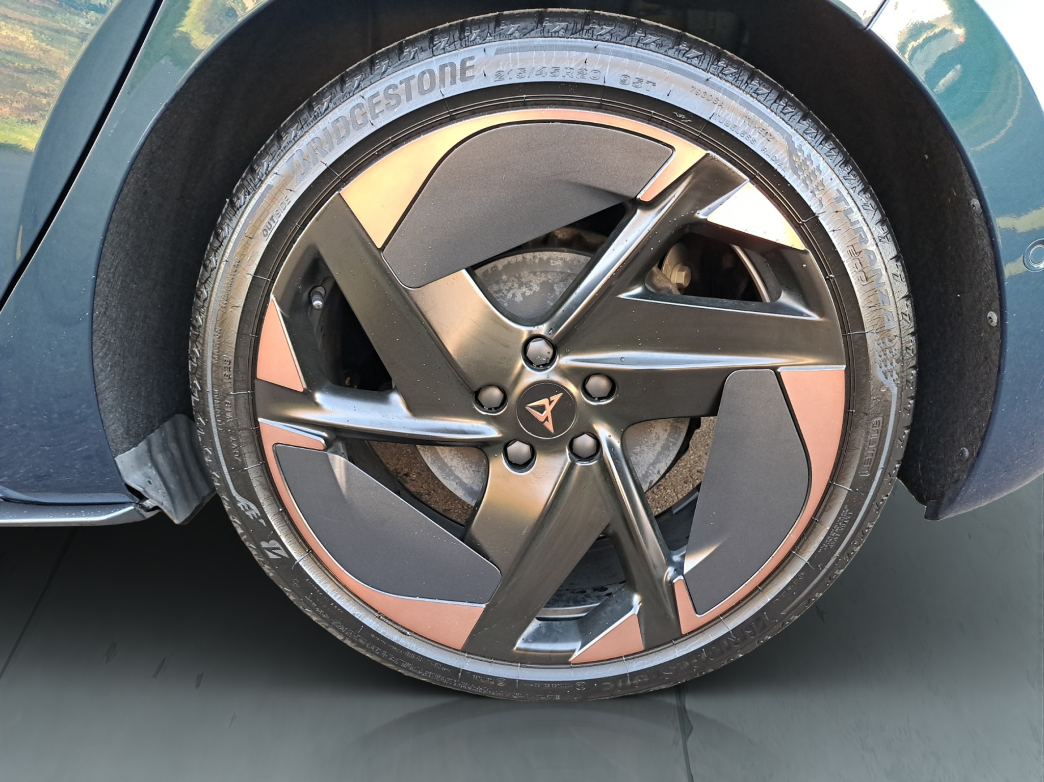 listing desktop thumbnail image 8