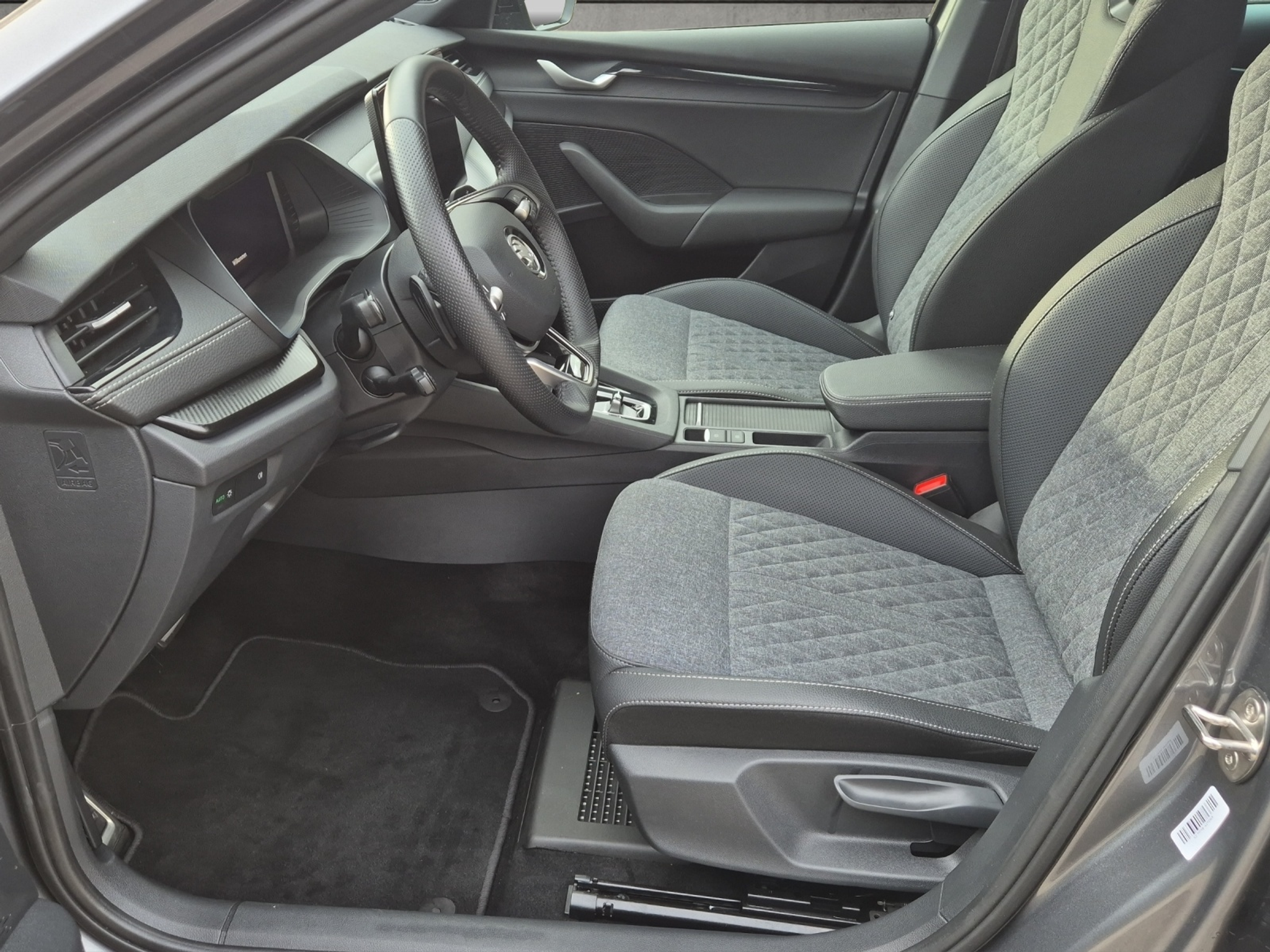 listing desktop thumbnail image 6