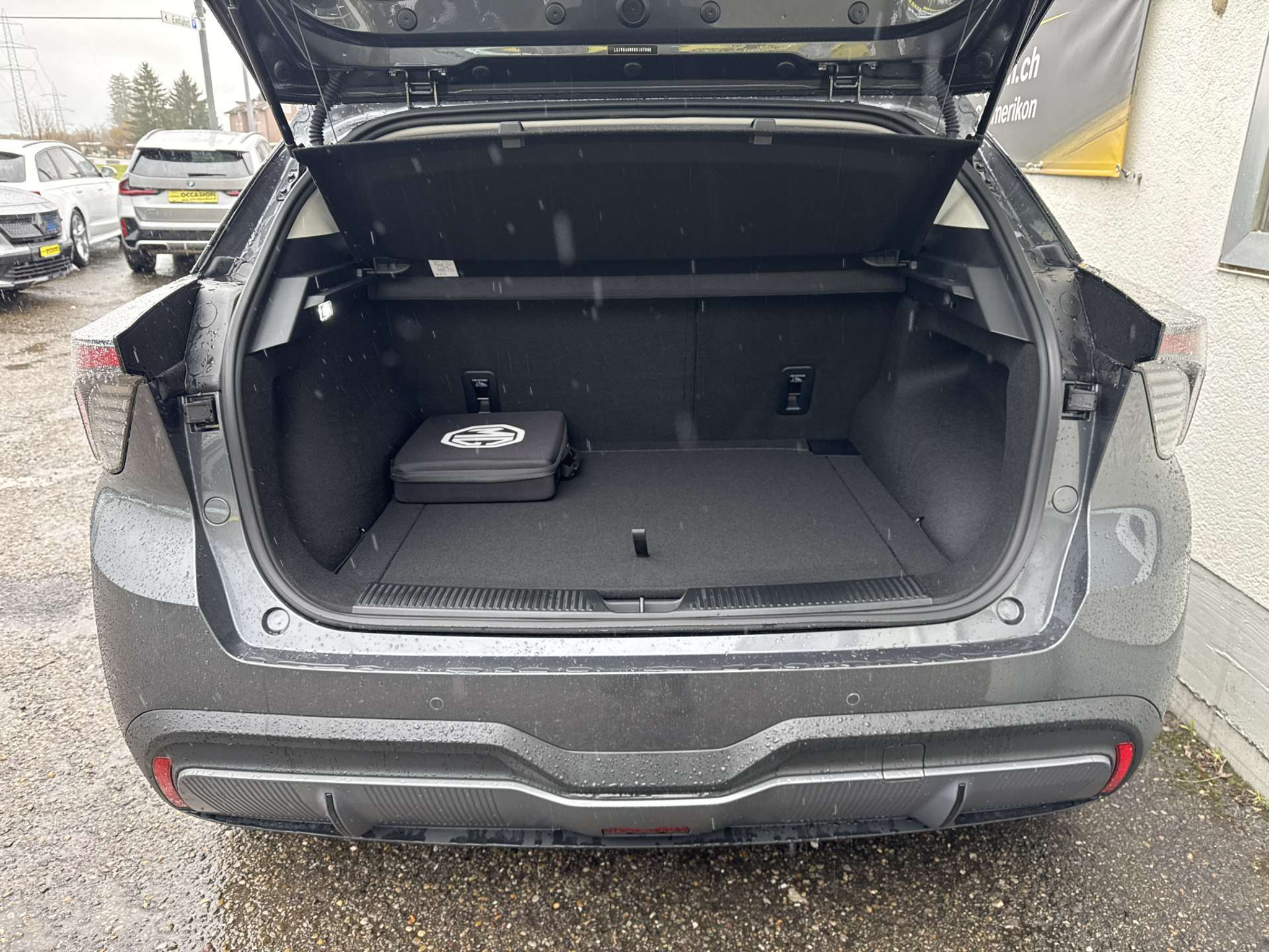 listing desktop thumbnail image 8