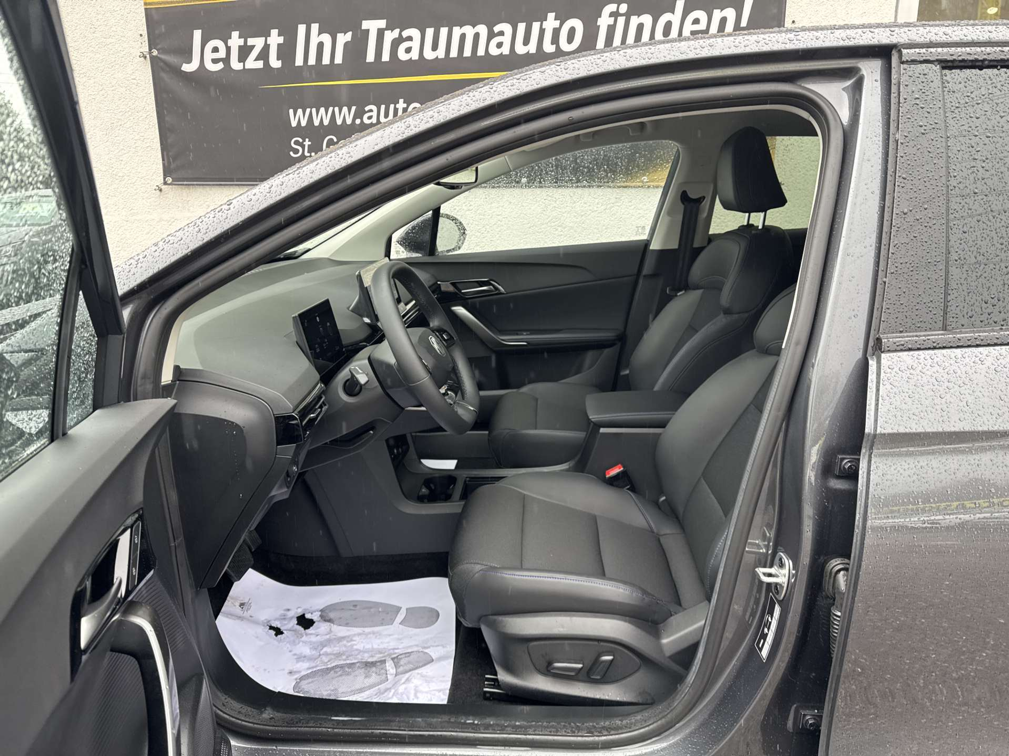 listing desktop thumbnail image 6