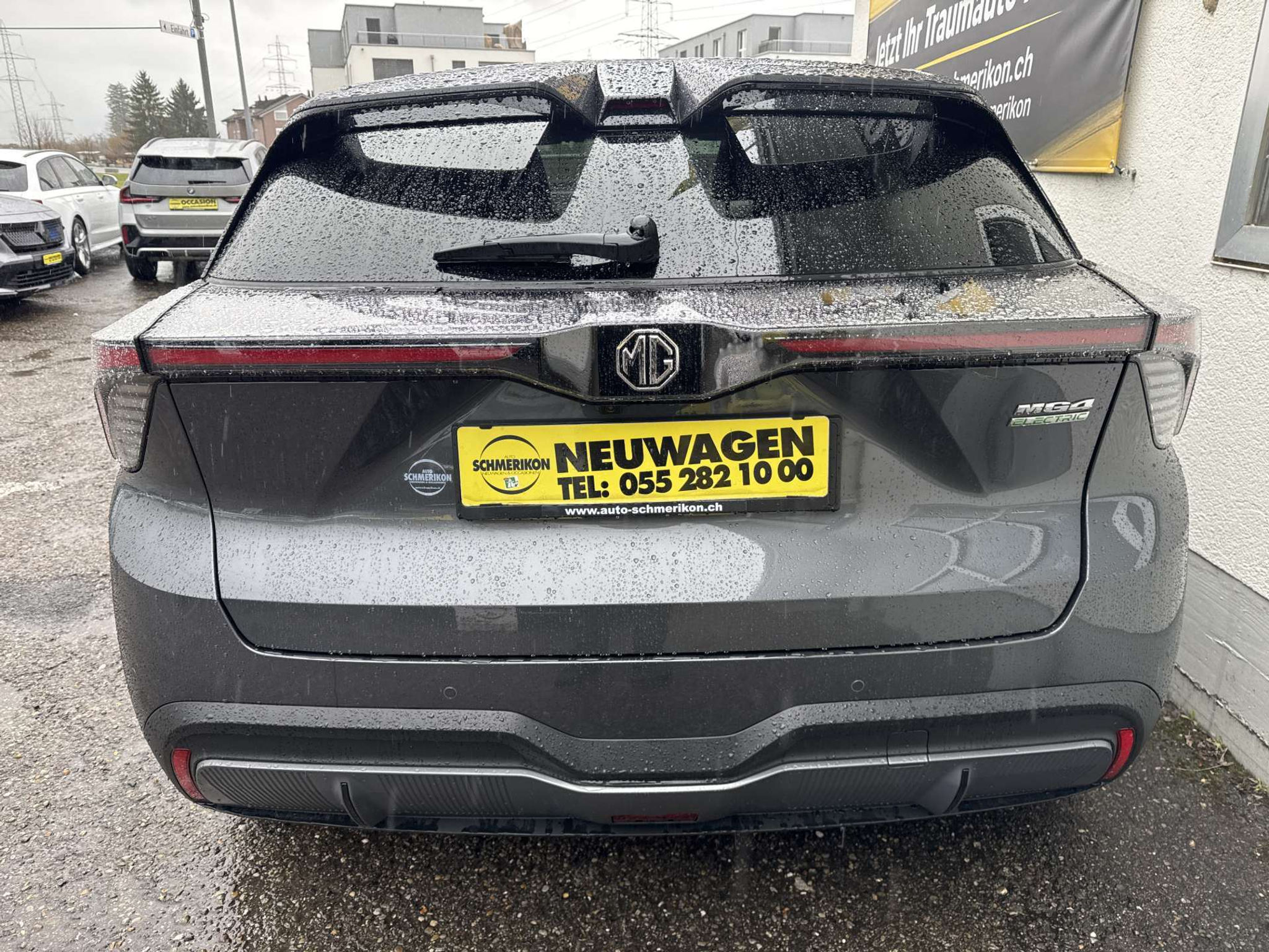 listing desktop thumbnail image 3