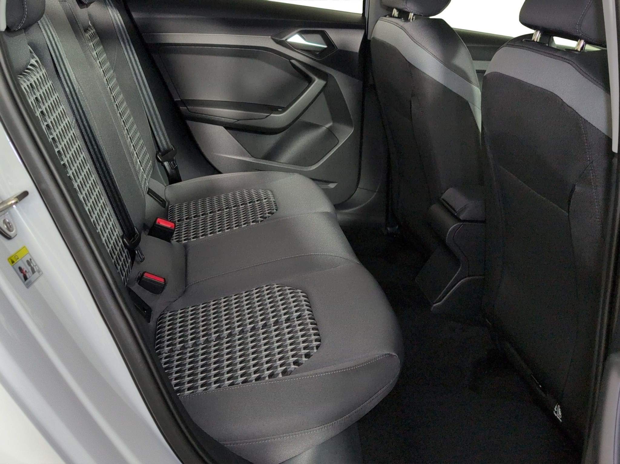 listing desktop thumbnail image 8