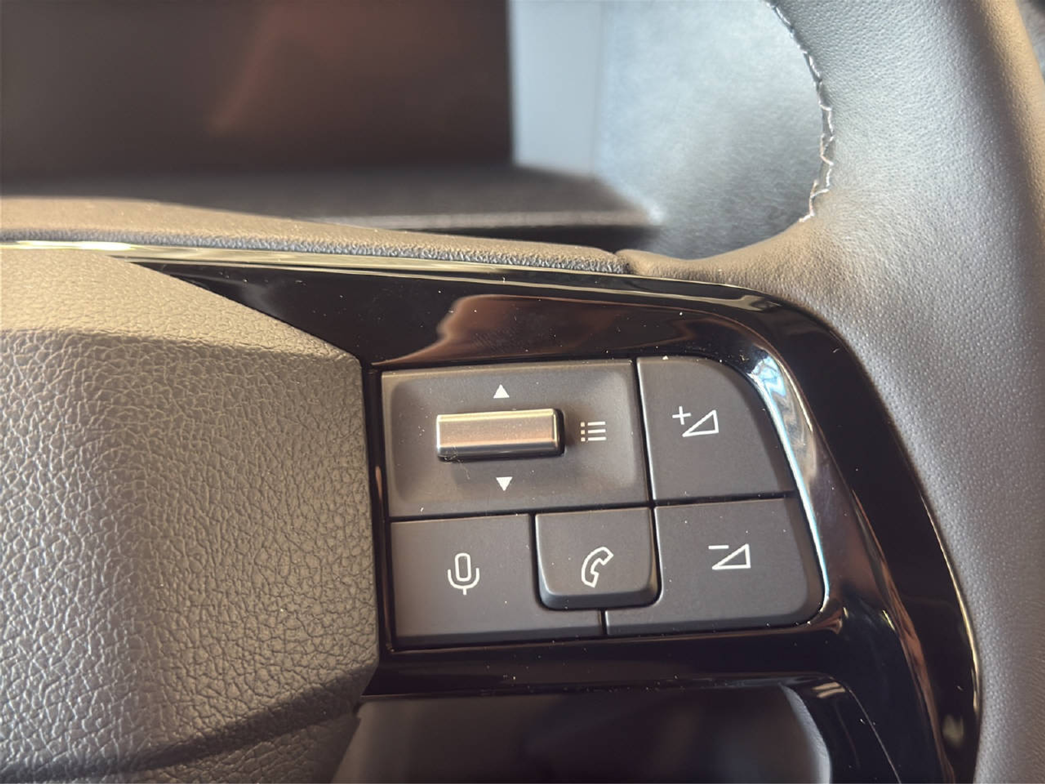 listing desktop thumbnail image 11