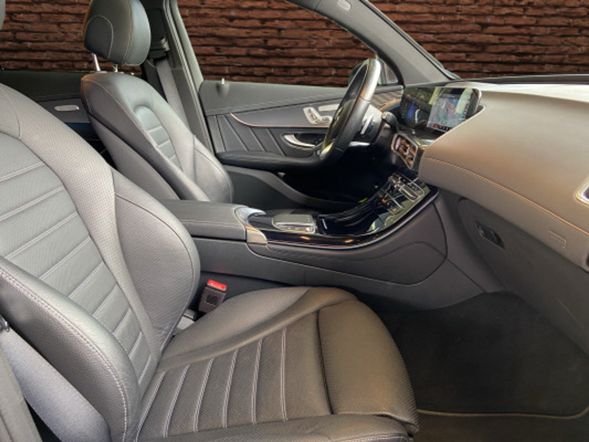 listing desktop thumbnail image 12