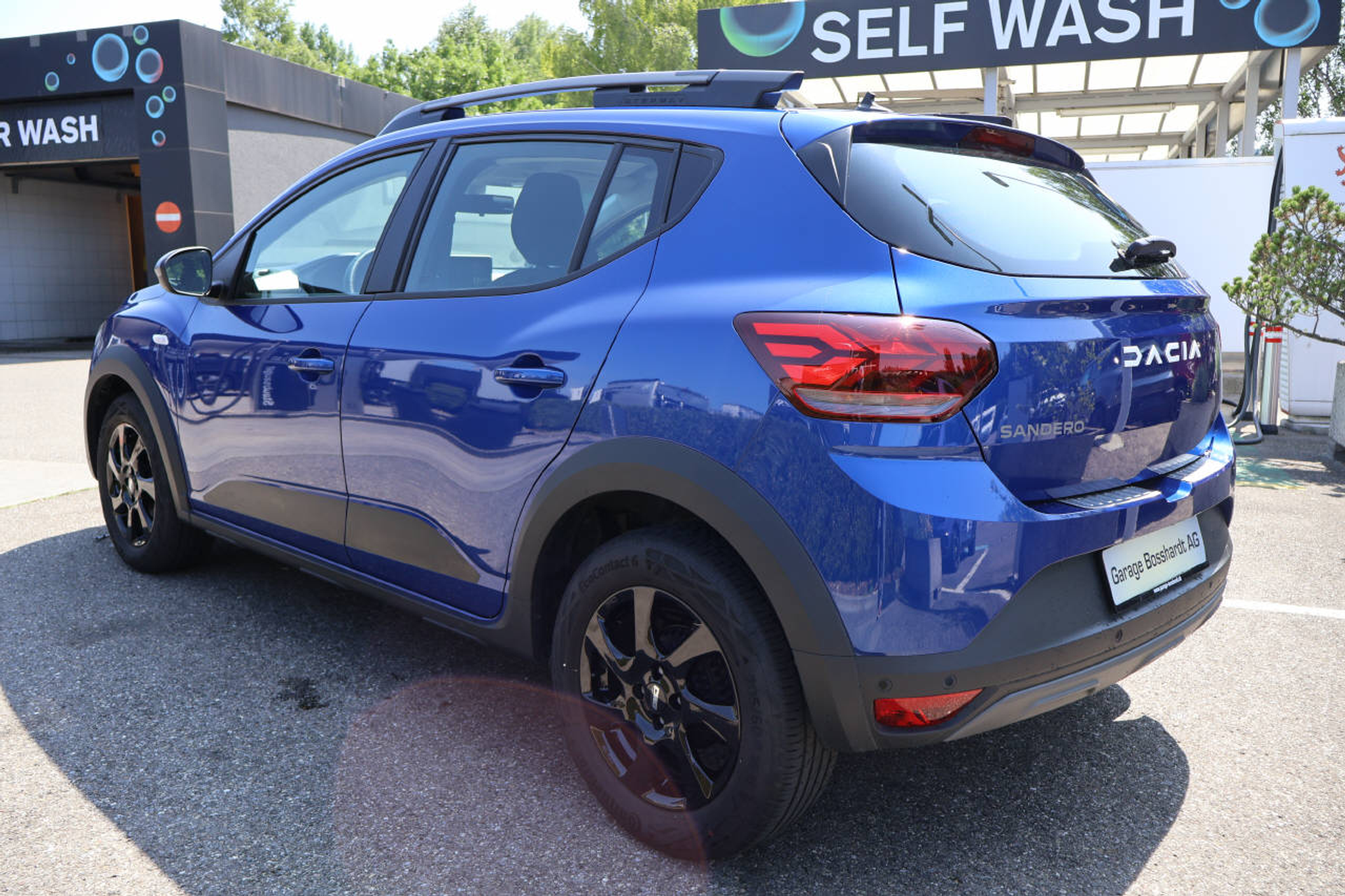 listing desktop thumbnail image 5