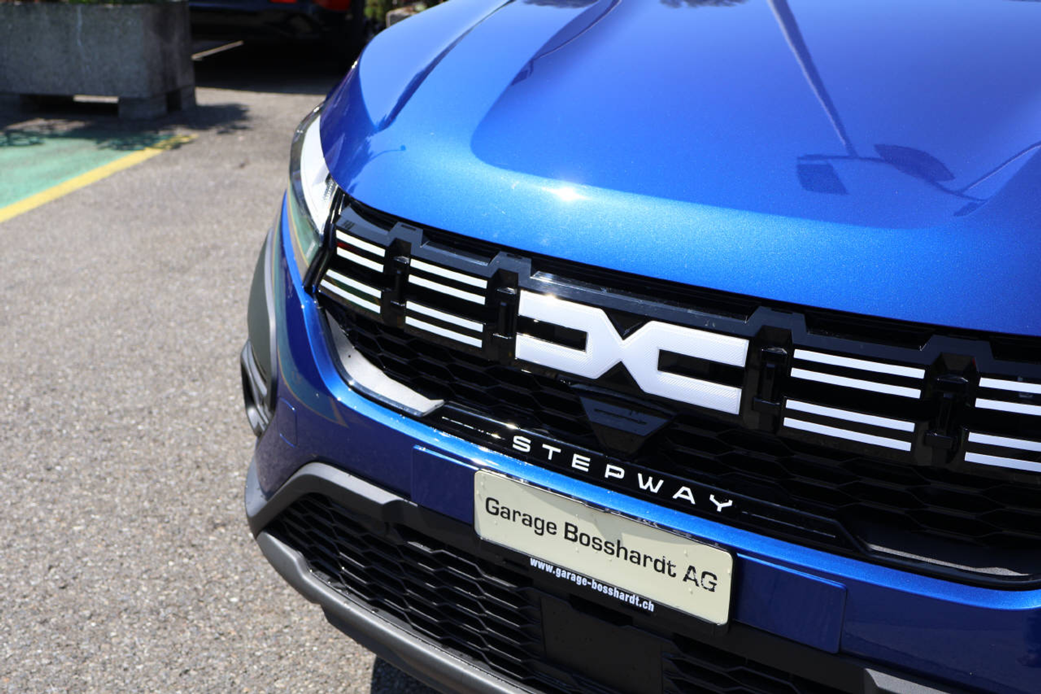 listing desktop thumbnail image 8