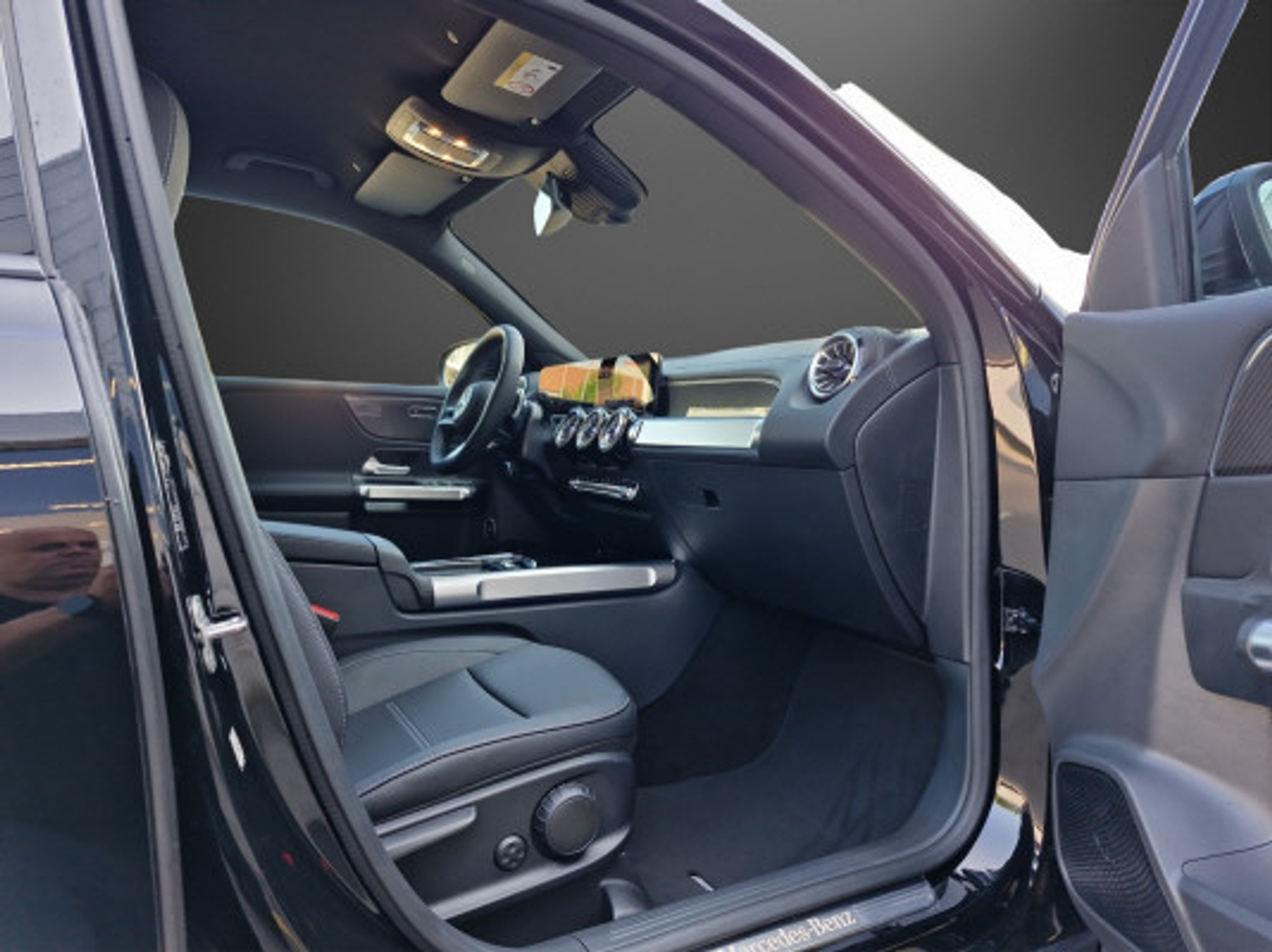 listing desktop thumbnail image 7