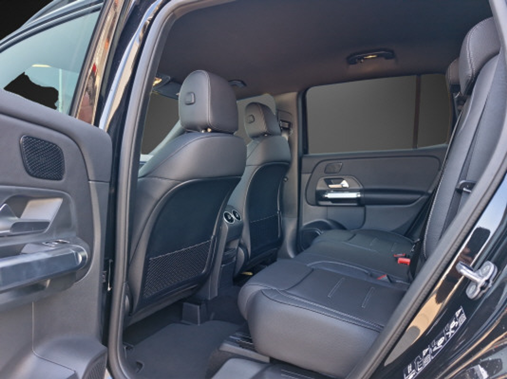 listing desktop thumbnail image 9